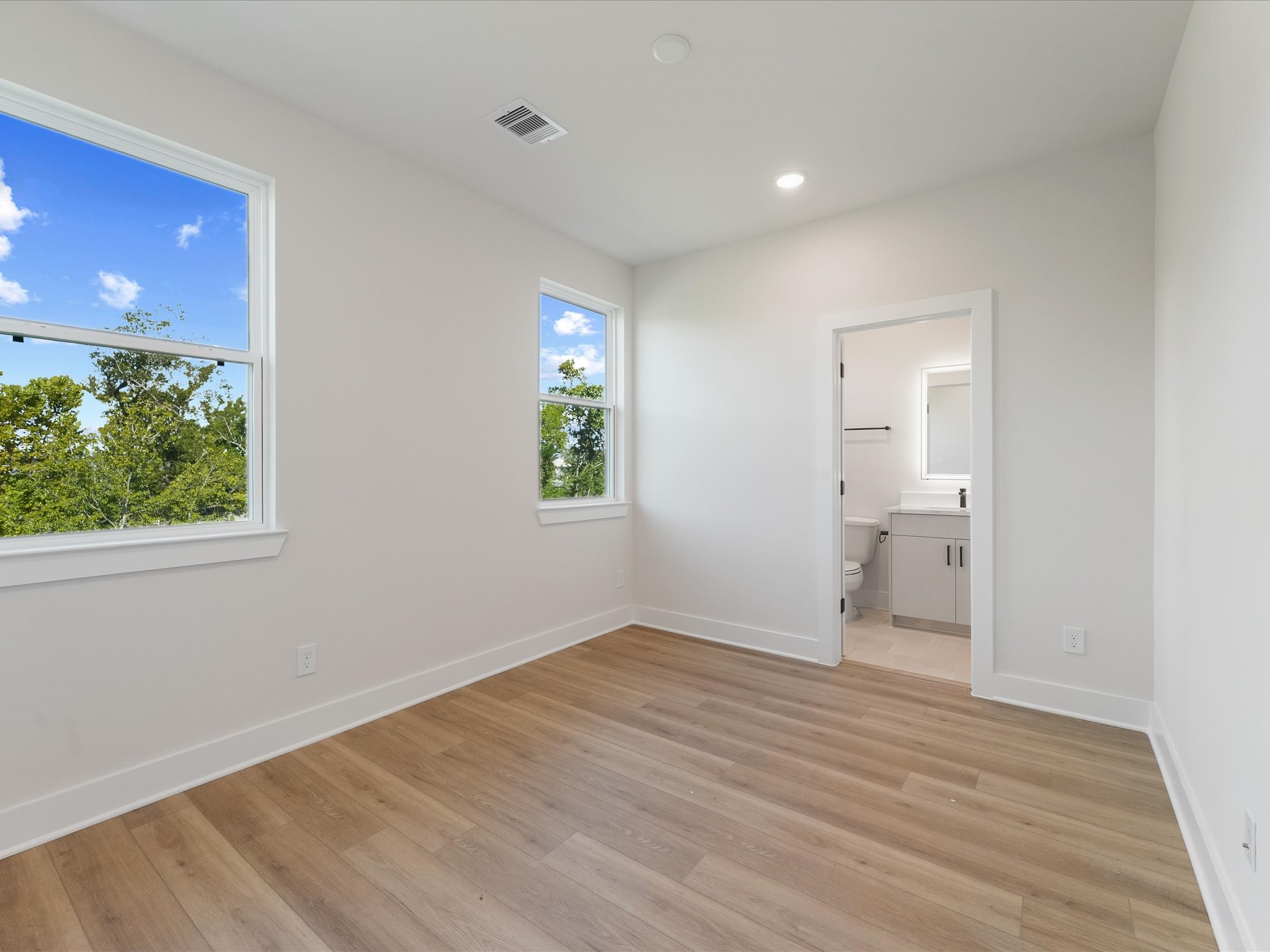 4712 Thornton Villas Lane, Houston, TX 77018