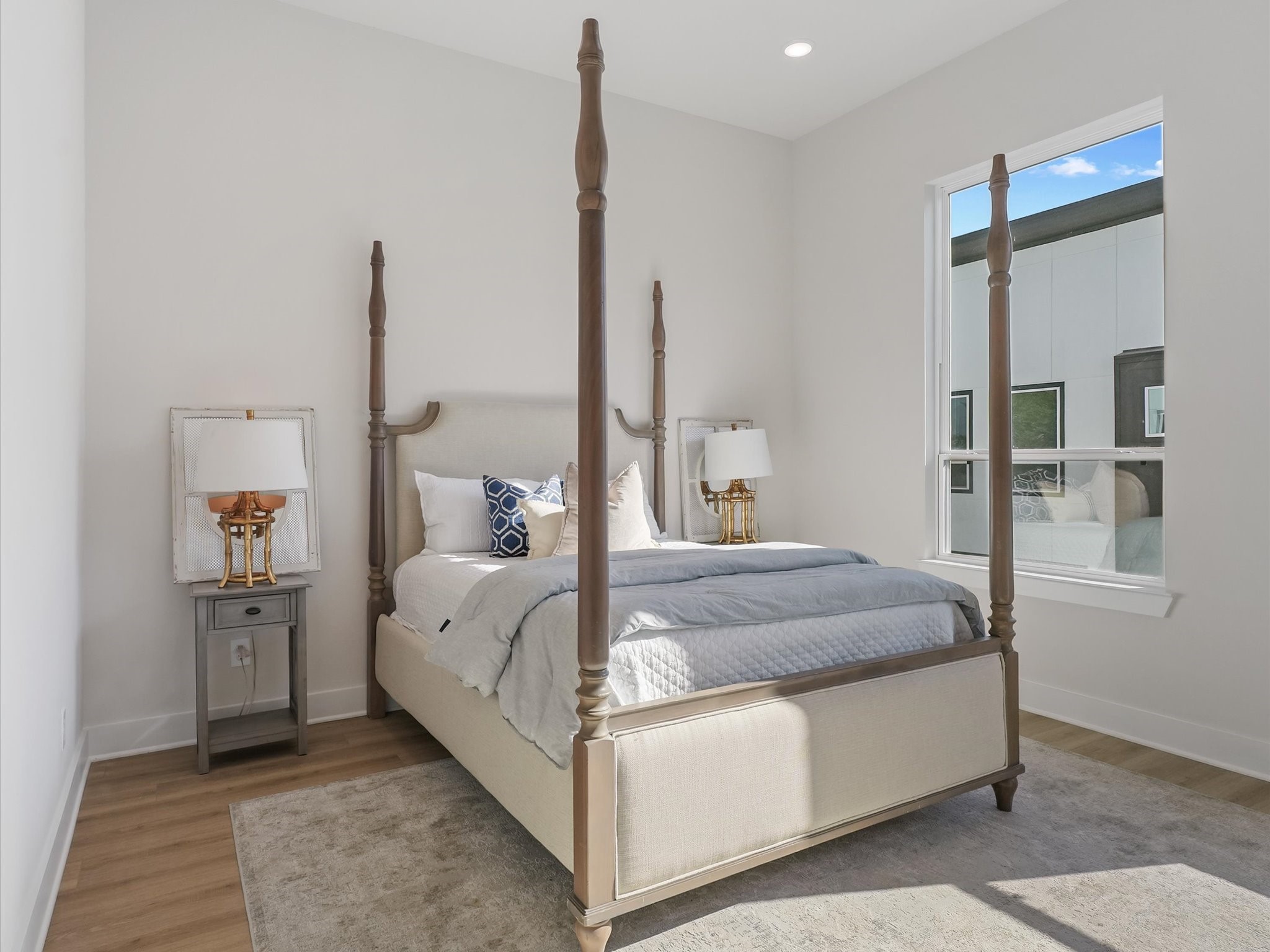 4712 Thornton Villas Lane, Houston, TX 77018