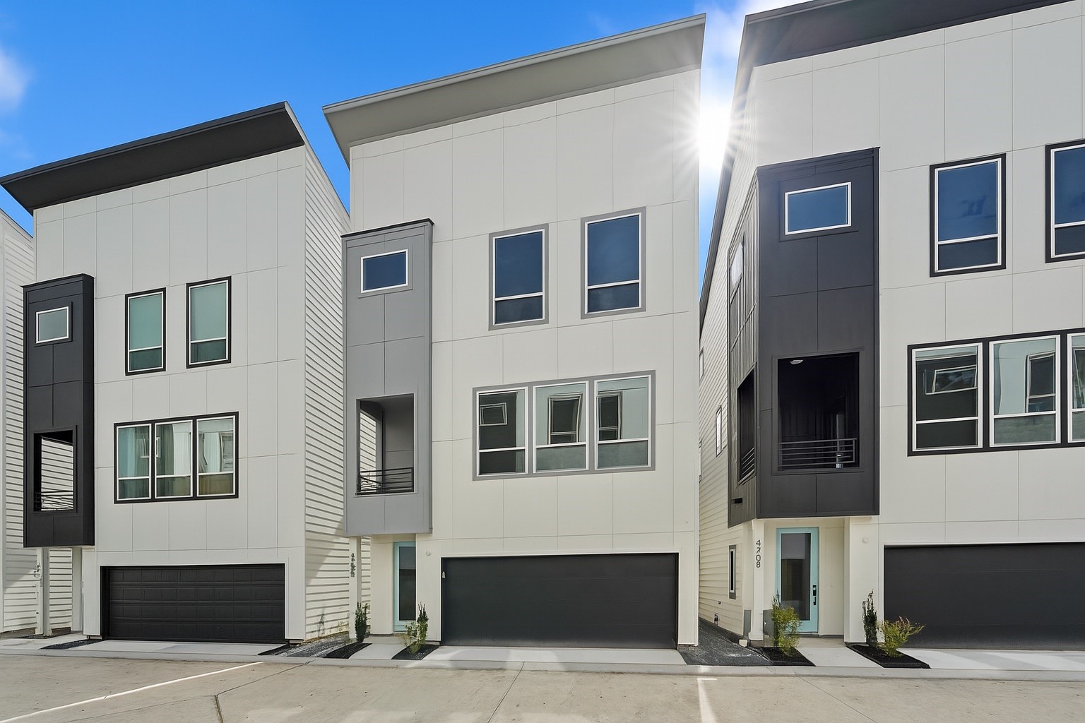 4712 Thornton Villas Lane, Houston, TX 77018