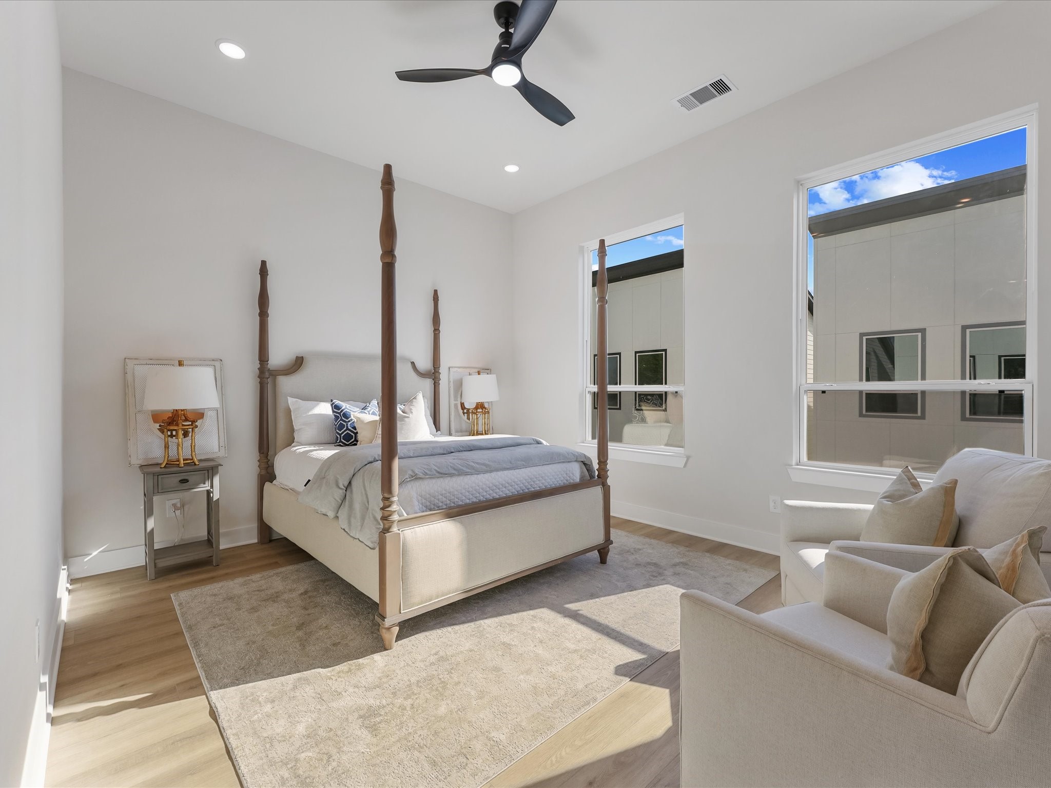 4712 Thornton Villas Lane, Houston, TX 77018