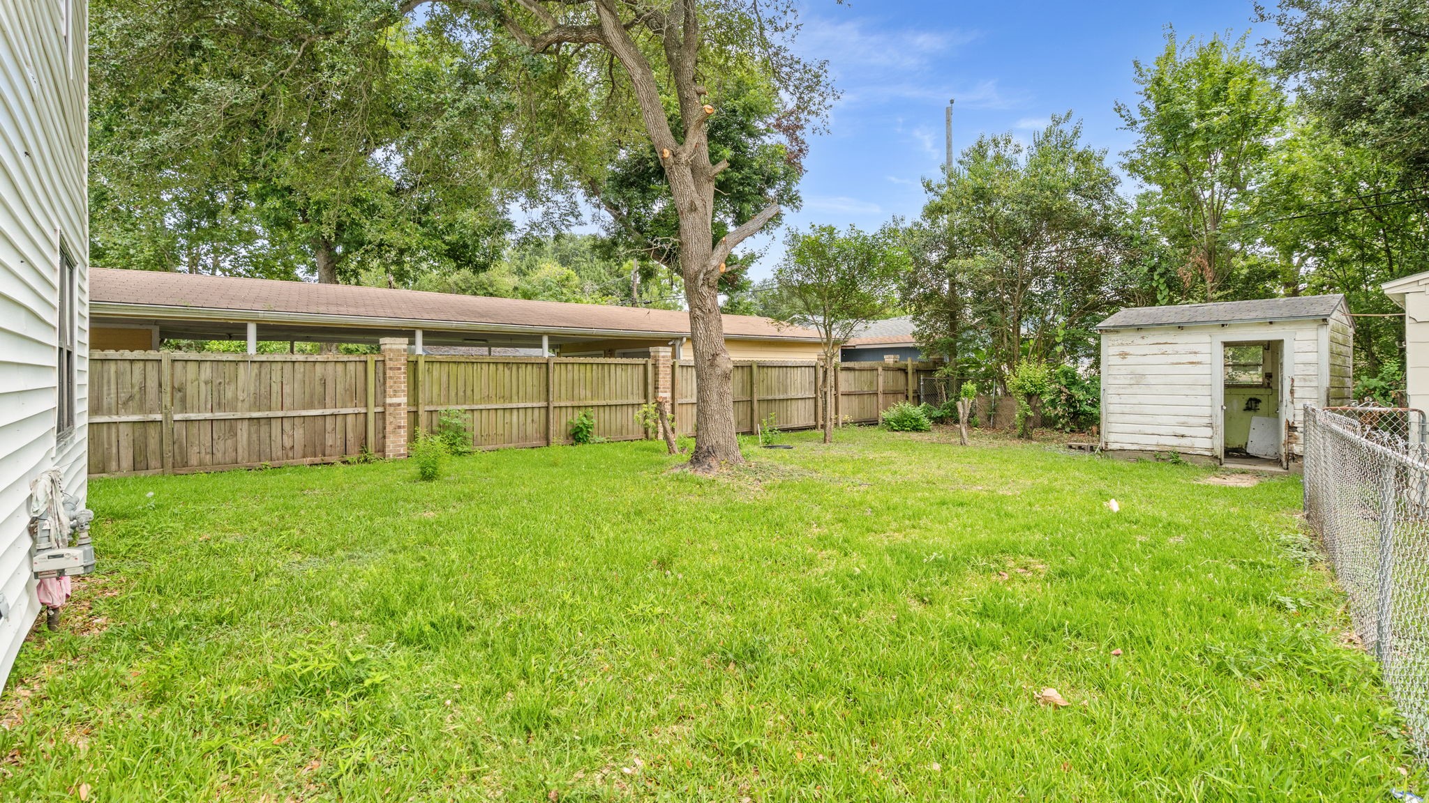 1225 3rd Avenue N, Texas City, TX 77590