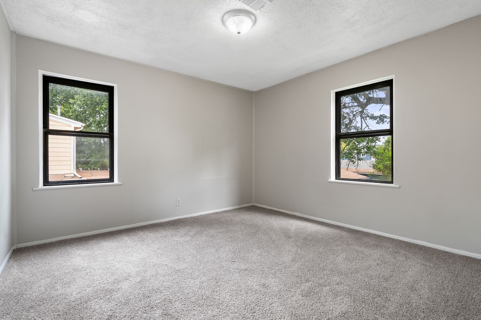 1225 3rd Avenue N, Texas City, TX 77590