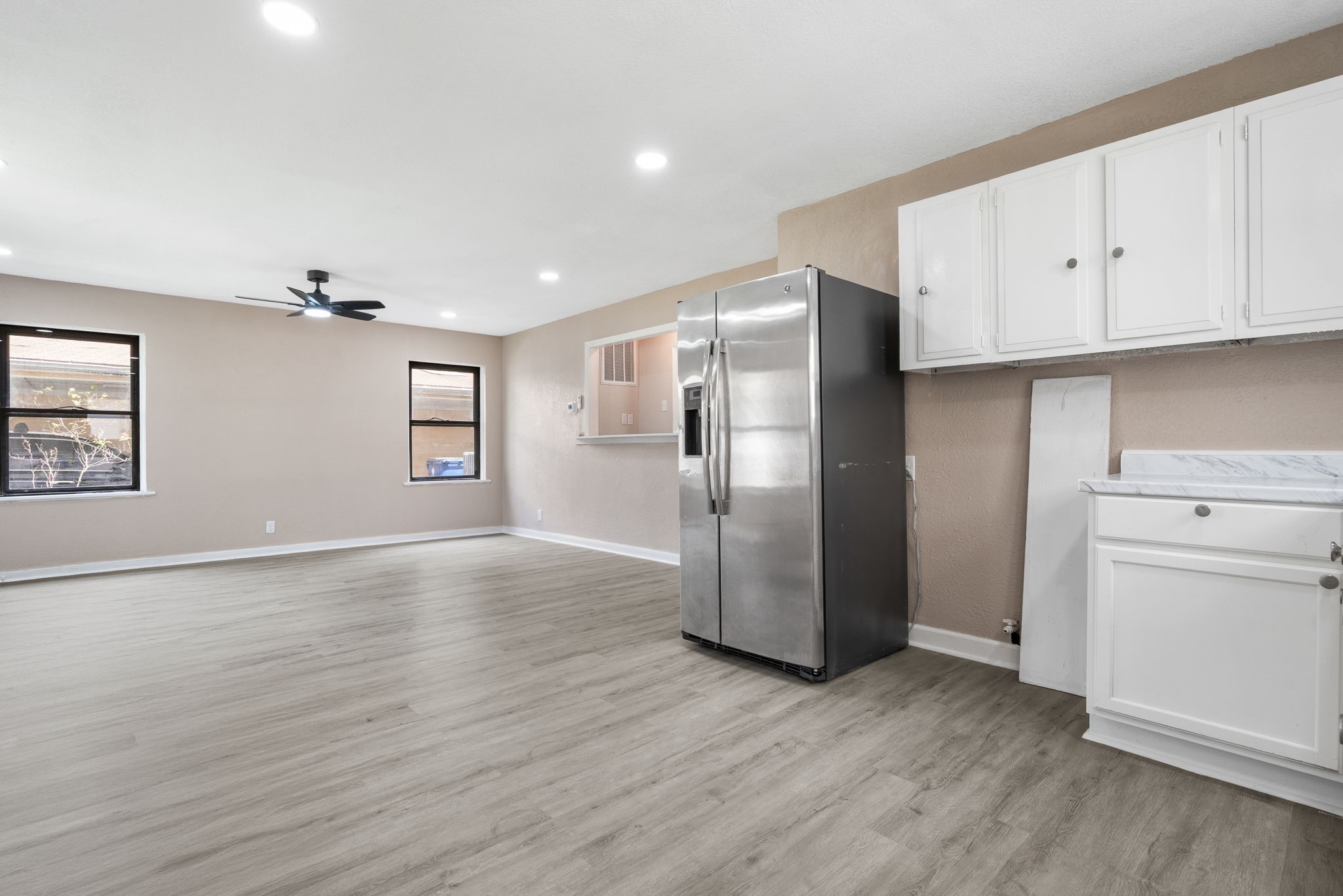 1225 3rd Avenue N, Texas City, TX 77590