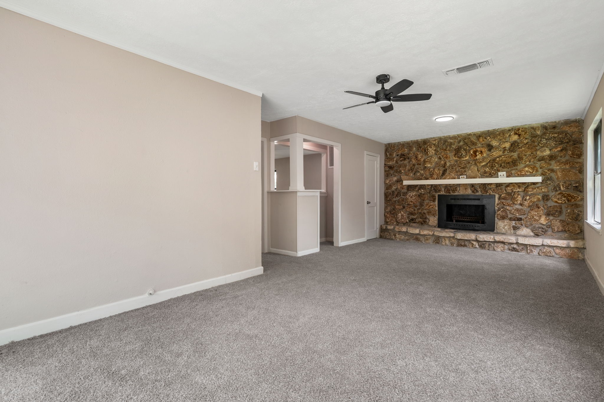 1225 3rd Avenue N, Texas City, TX 77590