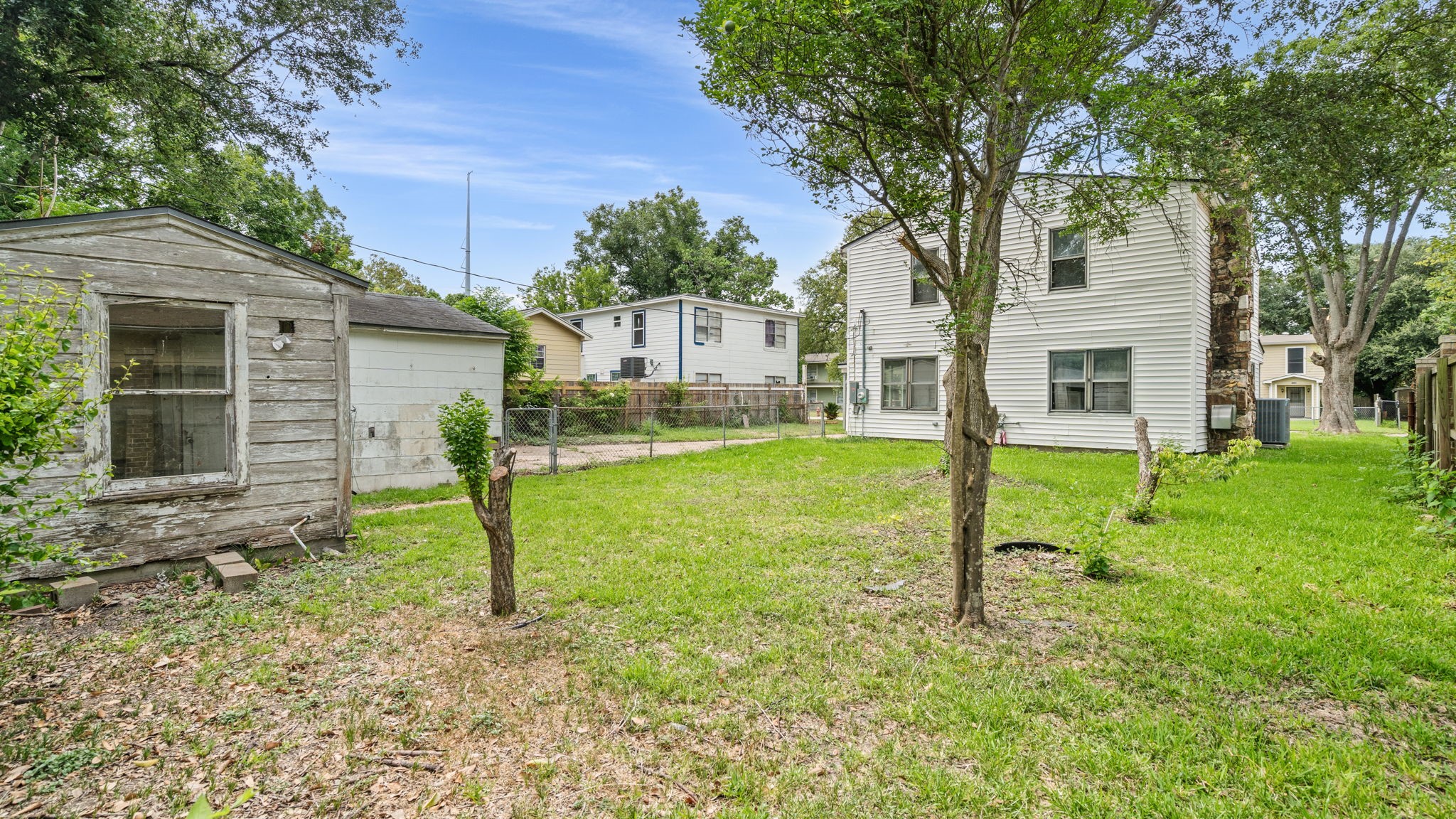 1225 3rd Avenue N, Texas City, TX 77590