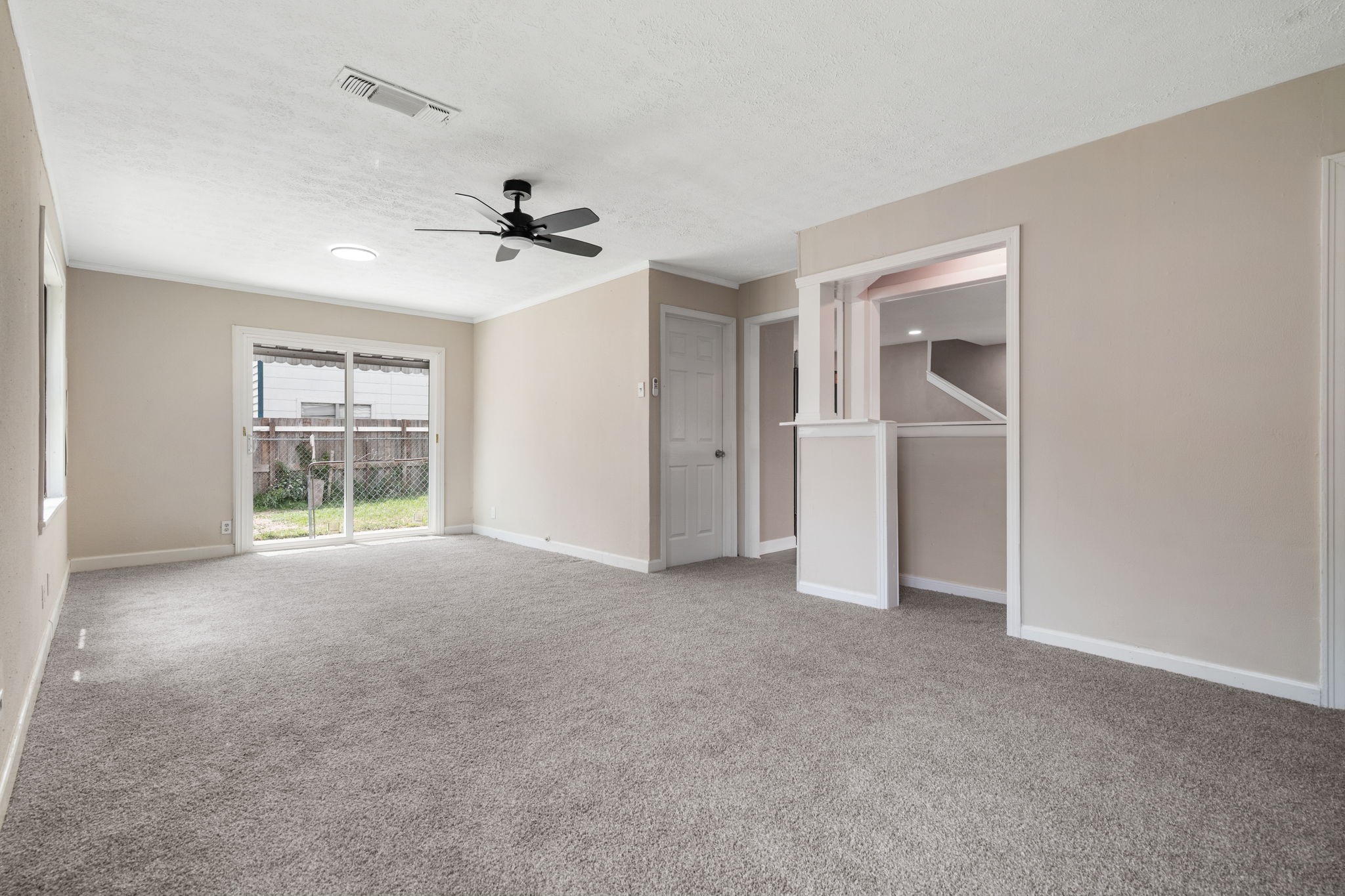 1225 3rd Avenue N, Texas City, TX 77590