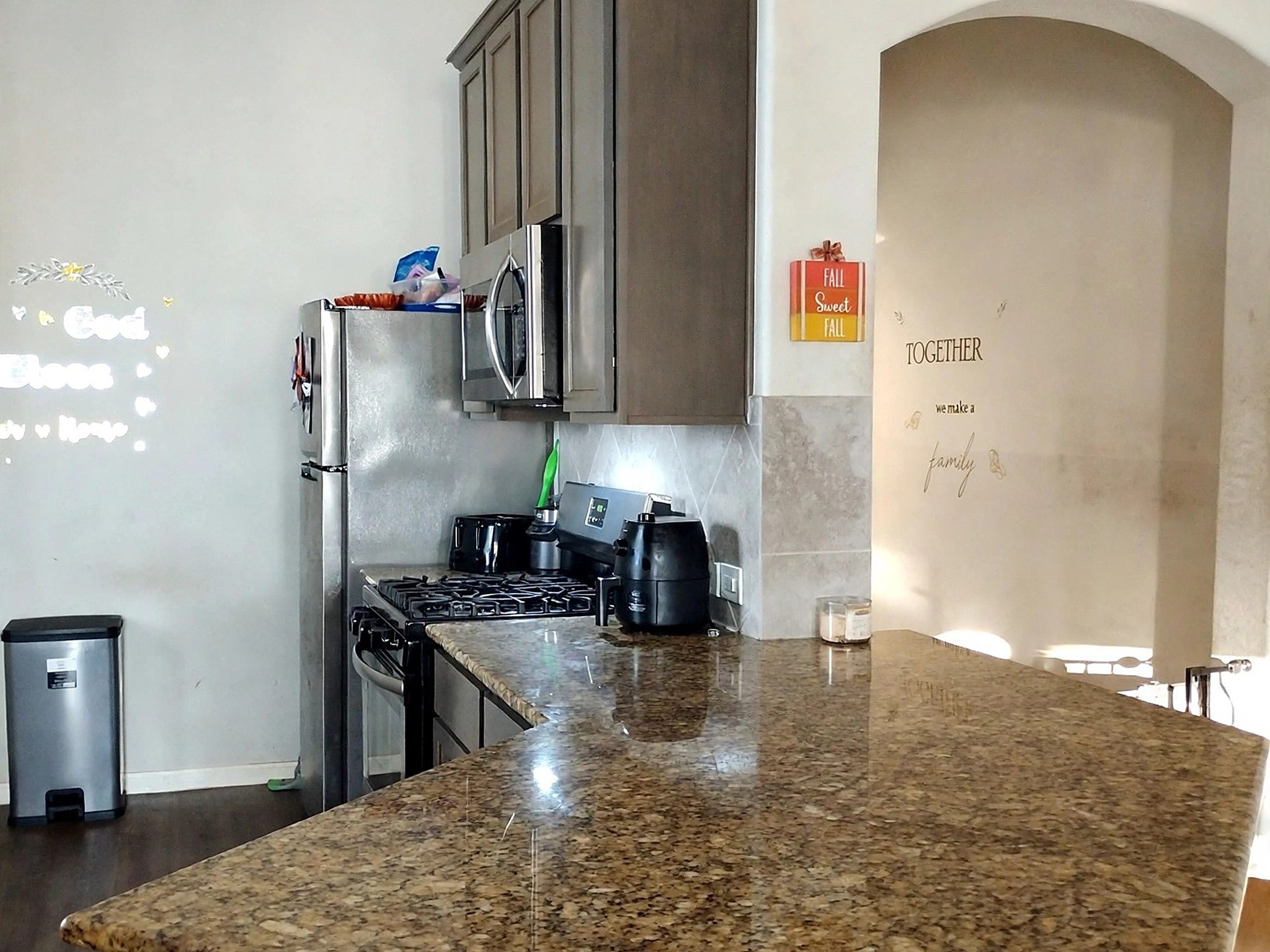 Kitchen with Breakfast Bar