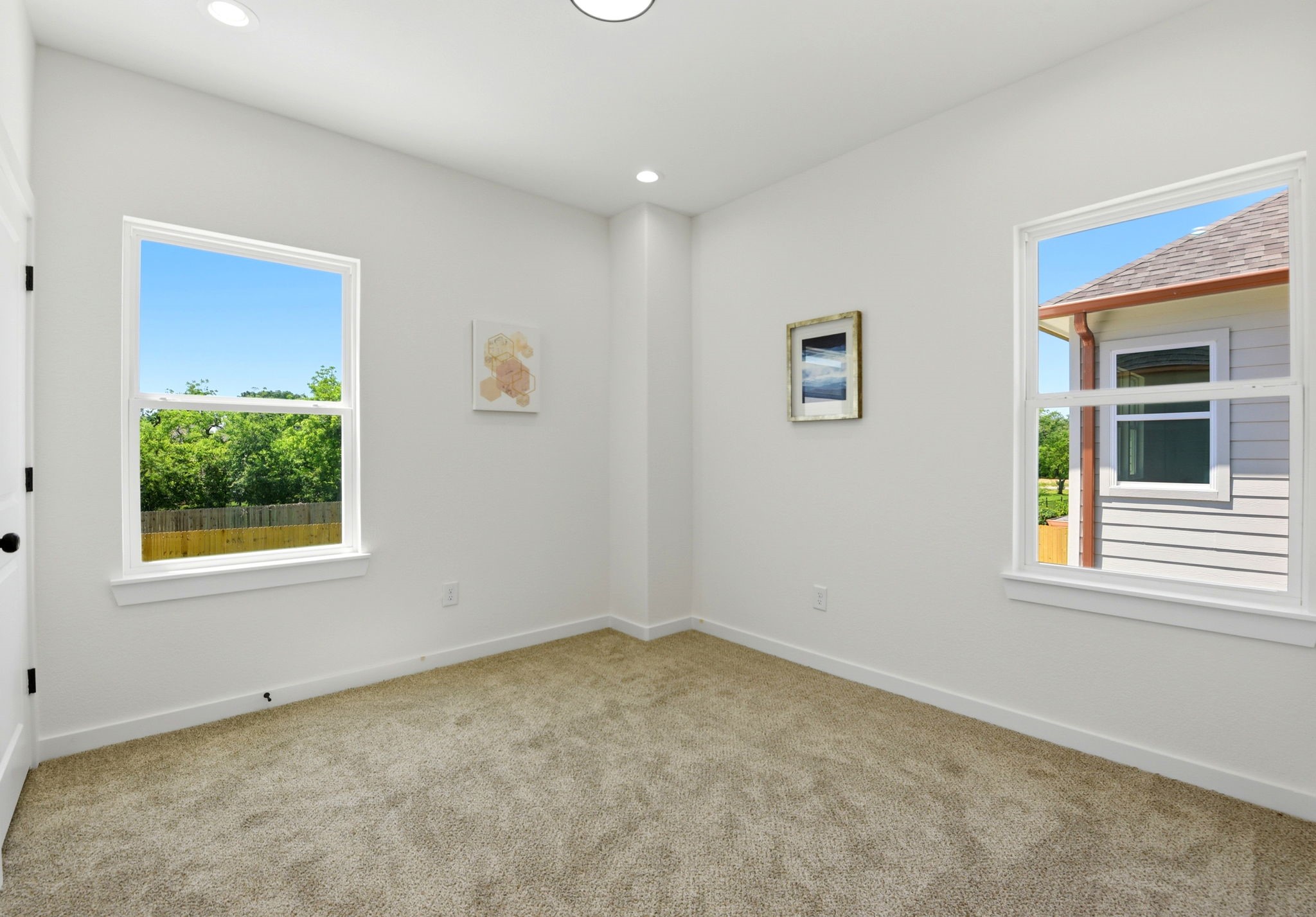 Secondary bedroom