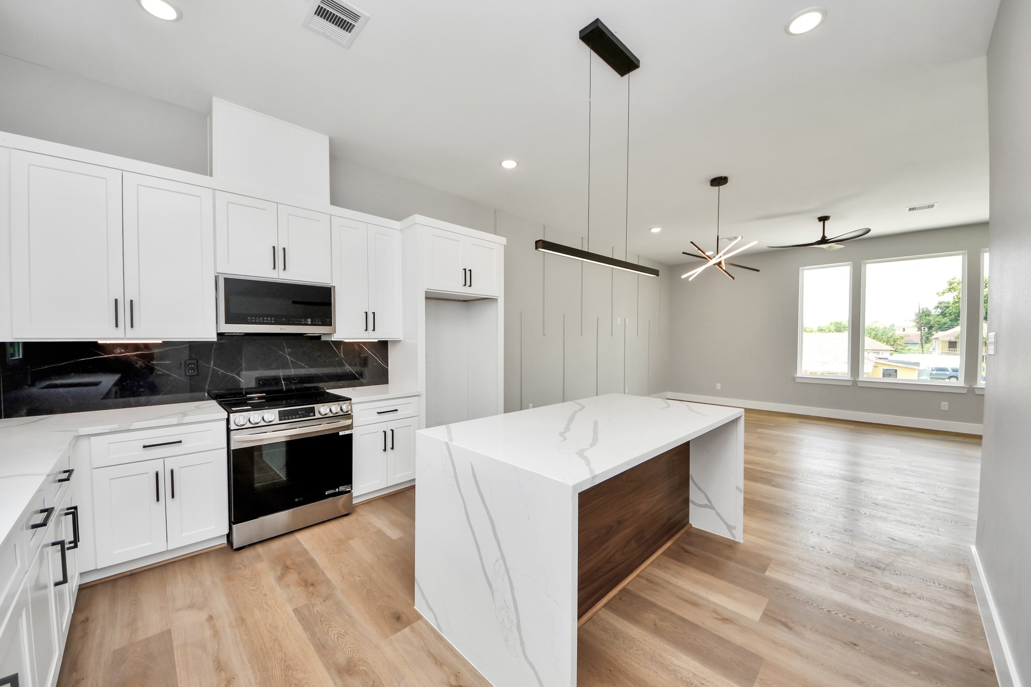 2204 Carr Street, Houston, TX 77026 2204 Carr Street, Houston, TX 77026