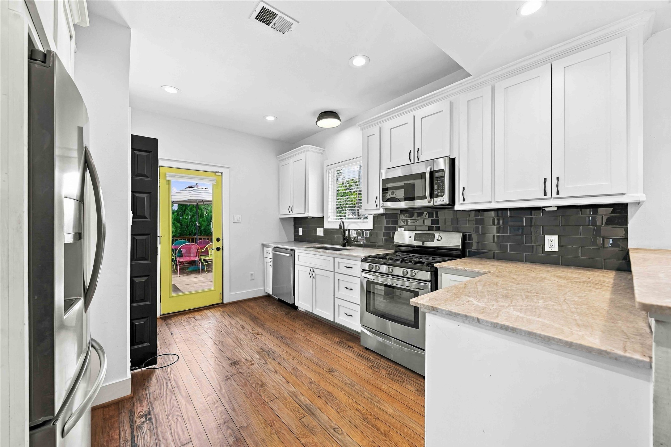 711 Walton Street, Houston, TX 77009
