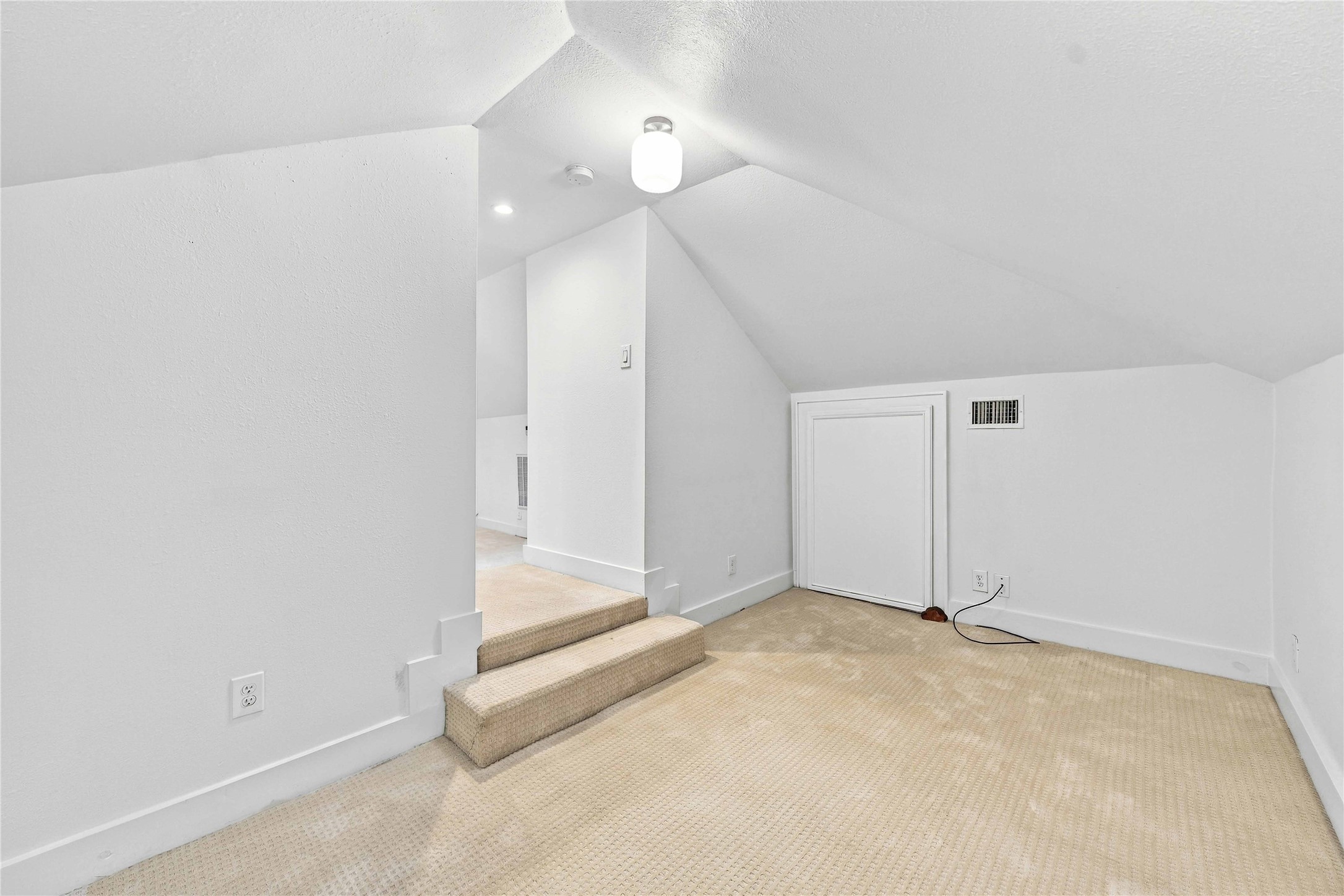 711 Walton Street, Houston, TX 77009