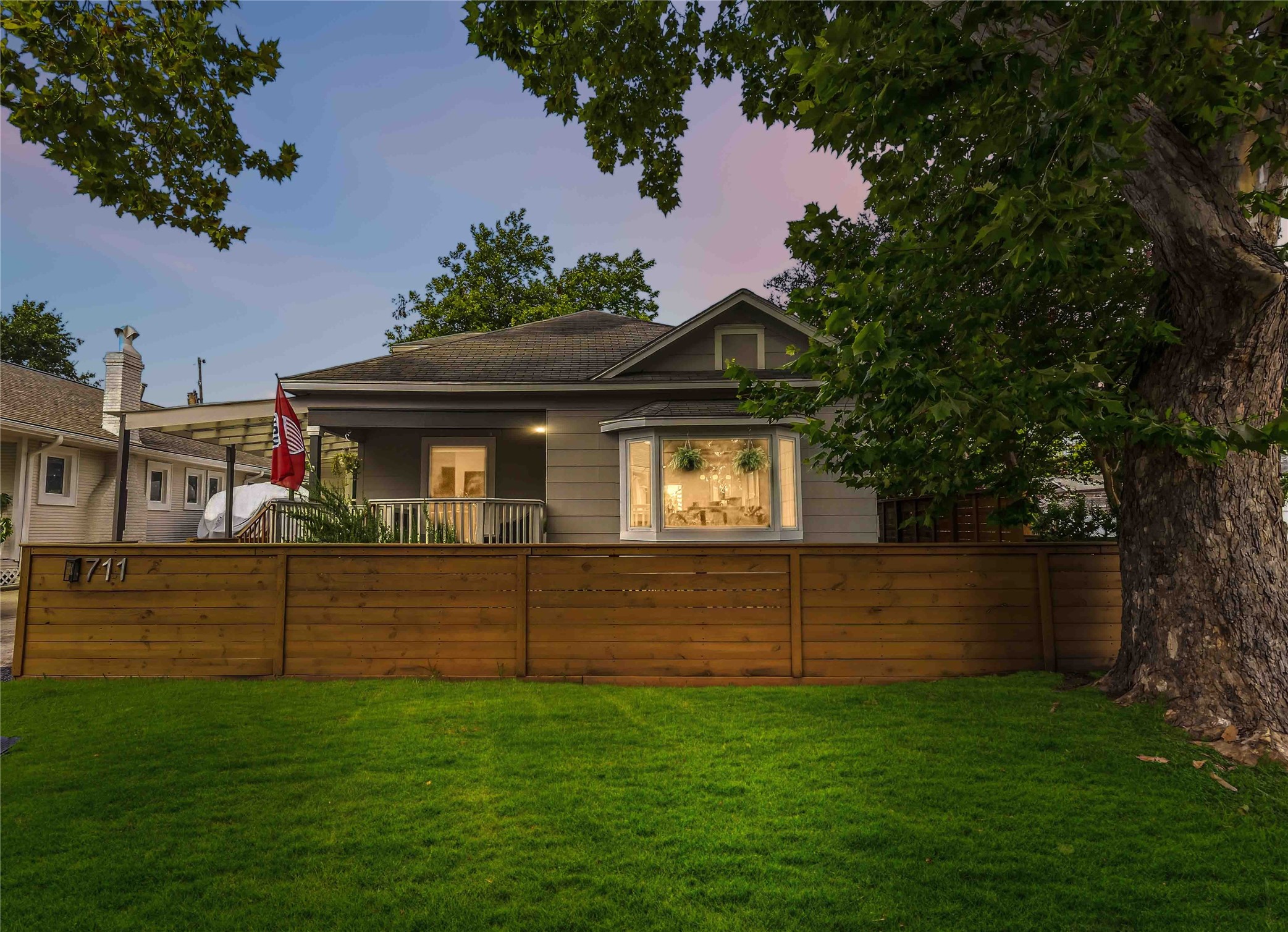 711 Walton Street, Houston, TX 77009