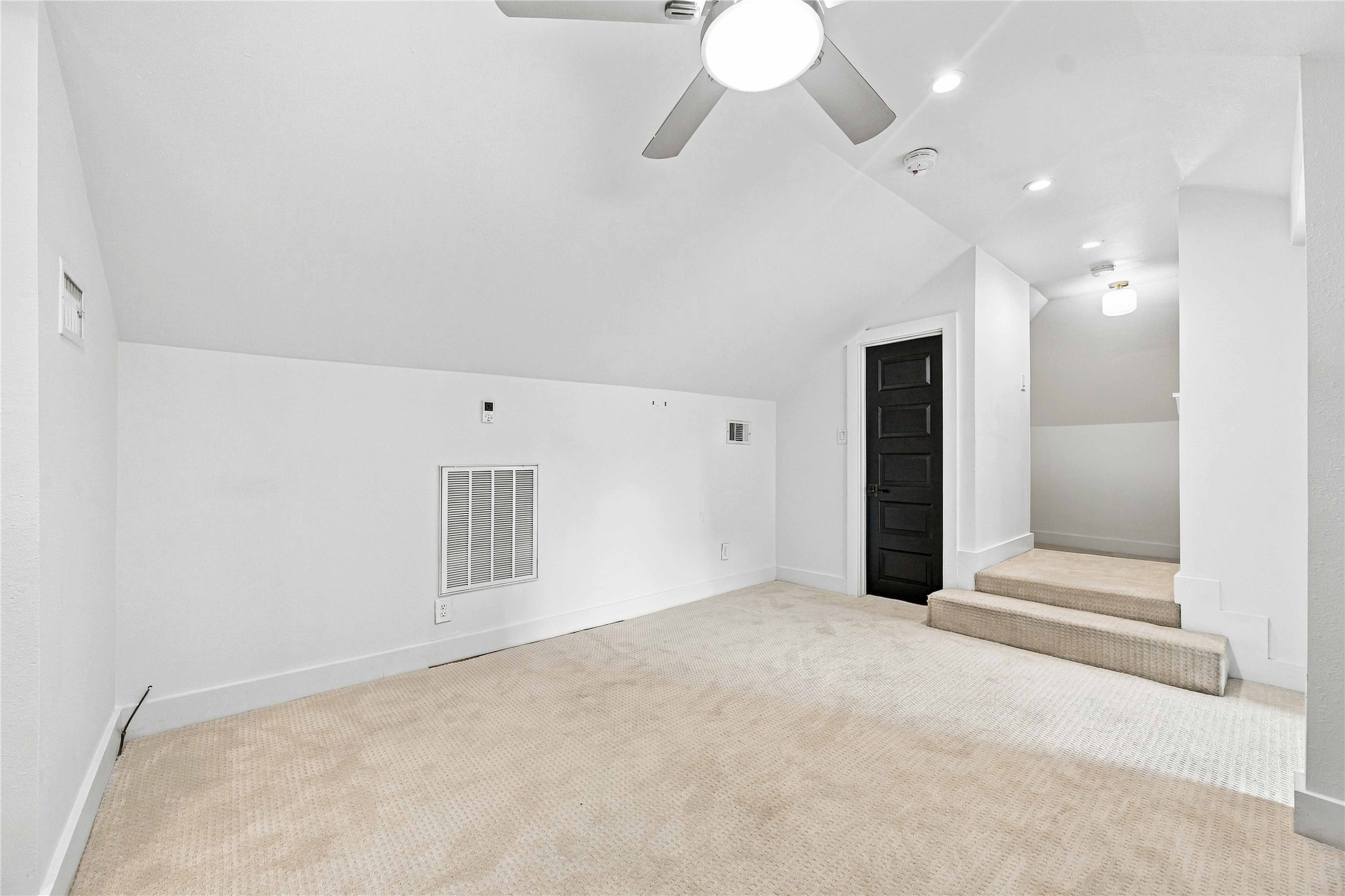 711 Walton Street, Houston, TX 77009