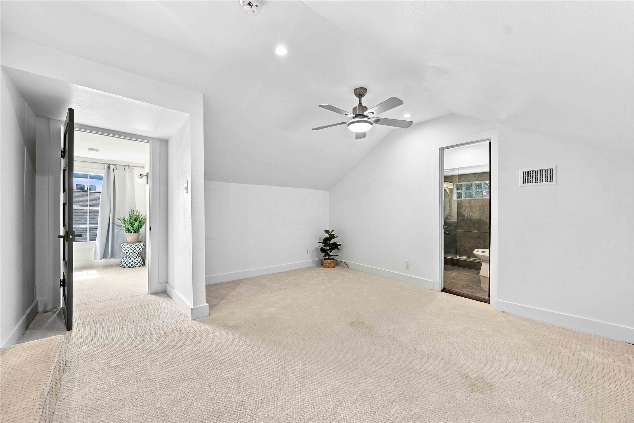 711 Walton Street, Houston, TX 77009