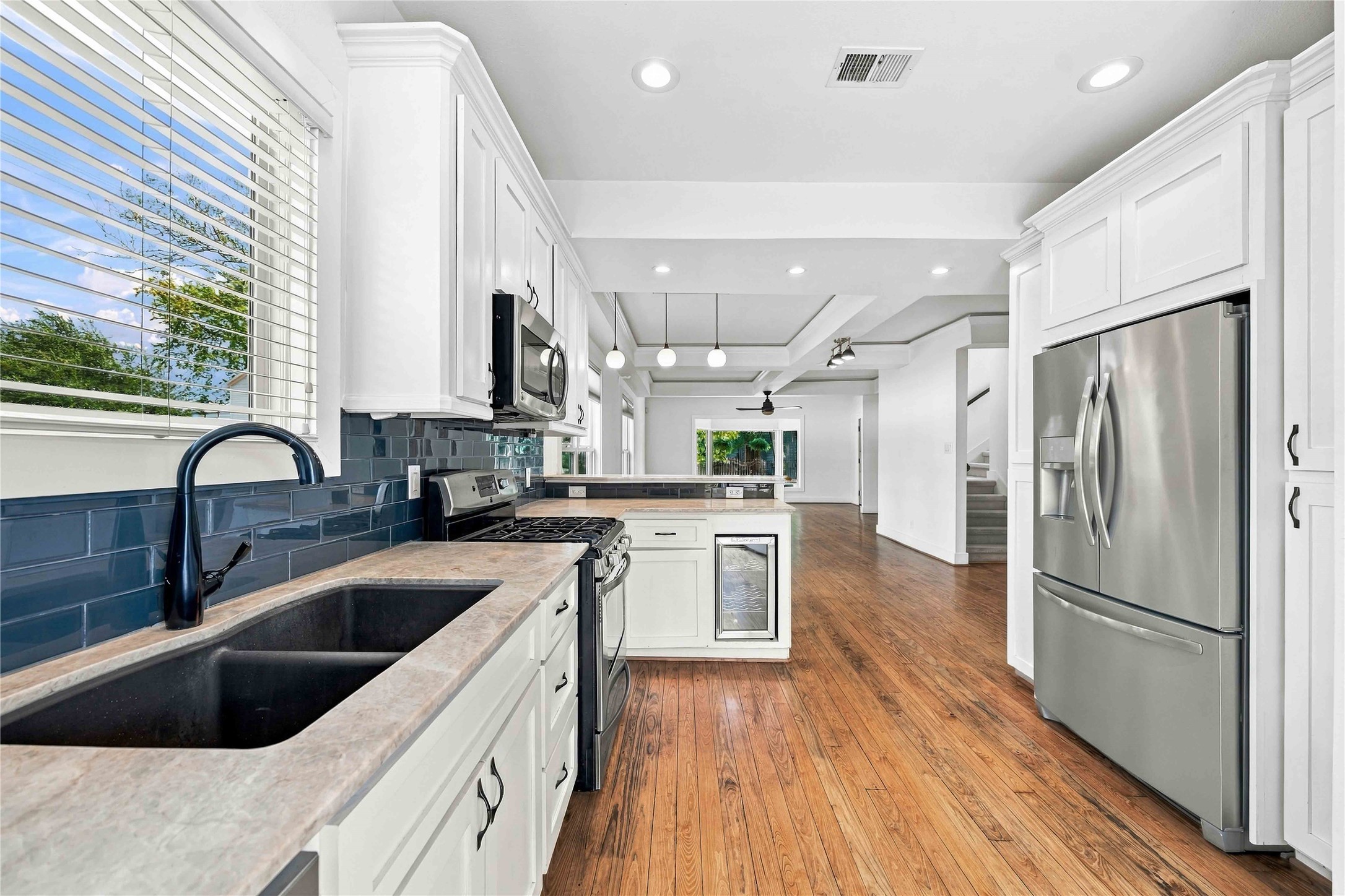 711 Walton Street, Houston, TX 77009