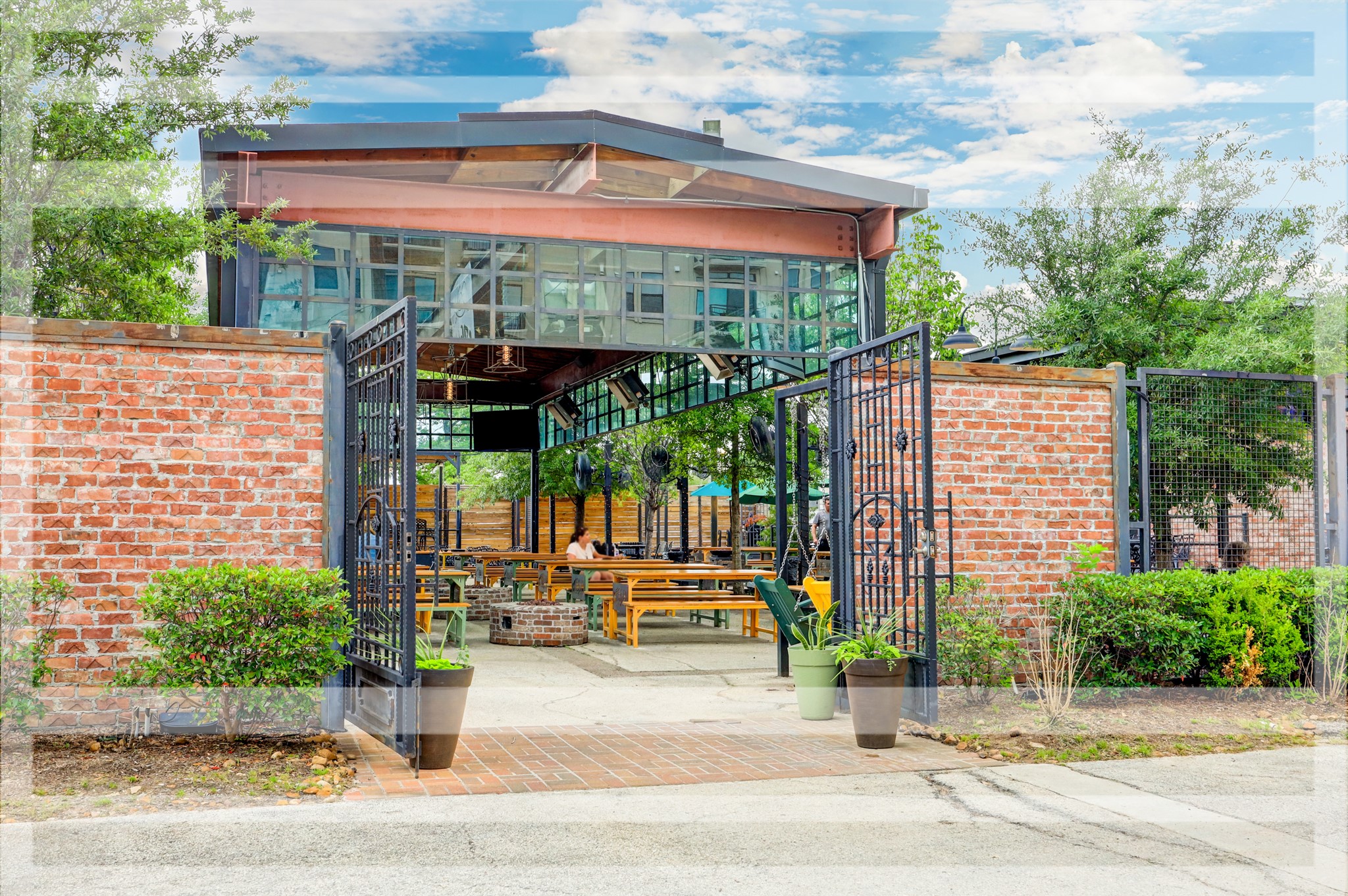 Enjoy the countless local Hot Spots like Cedar Creek, Flower Child, Heights Bier Garten, Bungalow Heights, etc