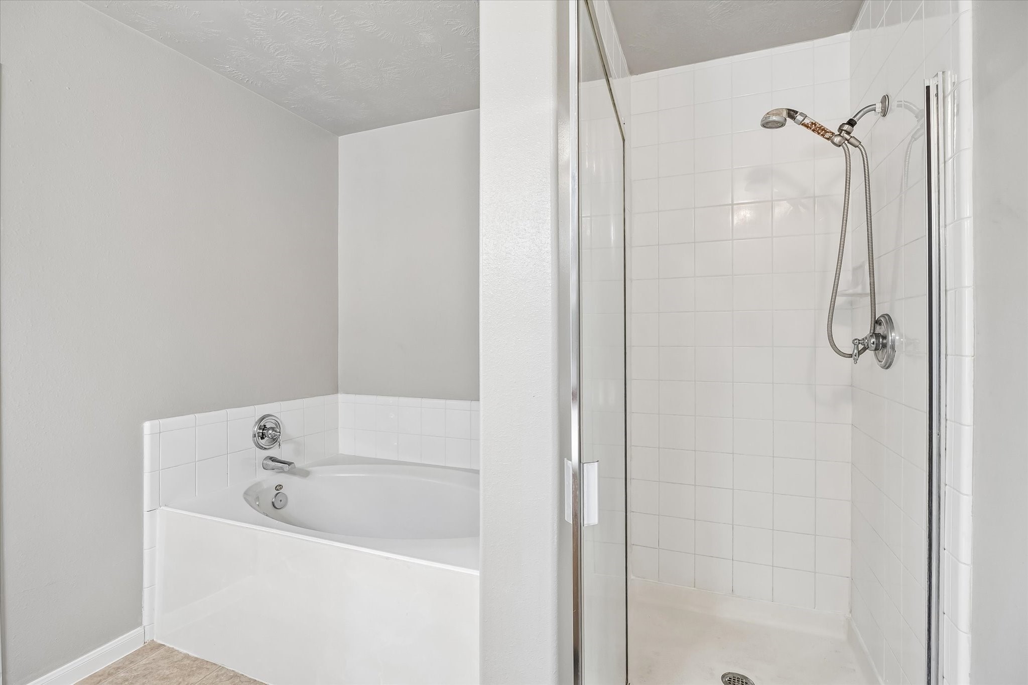 6615 Grant Drive, Magnolia, TX 77354