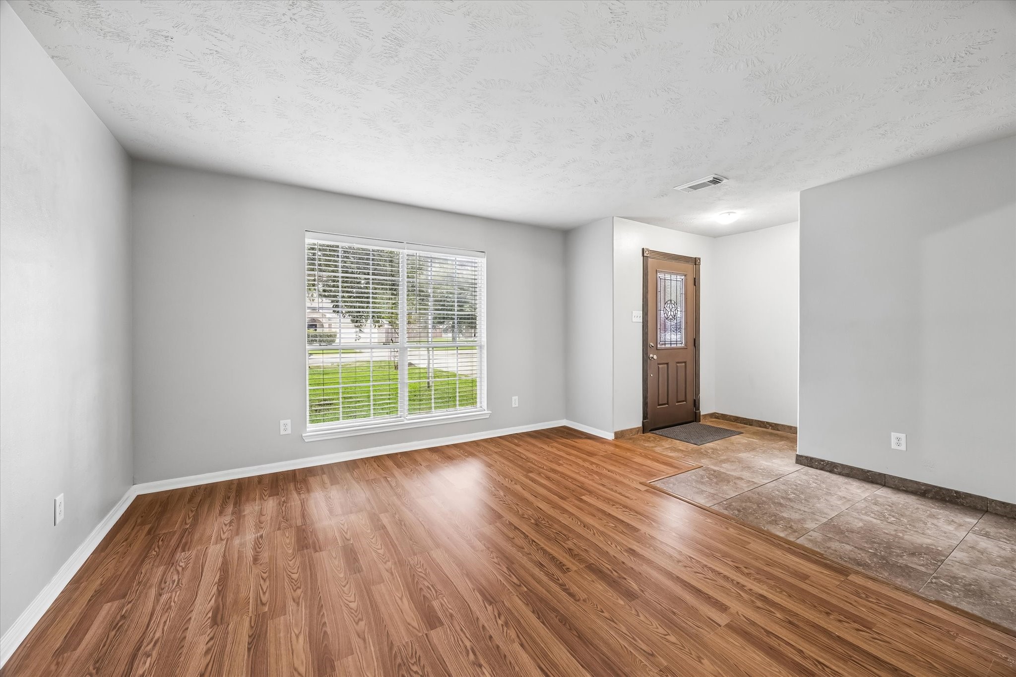 6615 Grant Drive, Magnolia, TX 77354