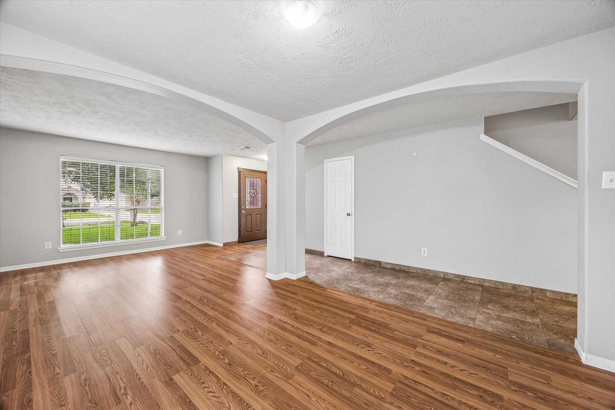 6615 Grant Drive, Magnolia, TX 77354