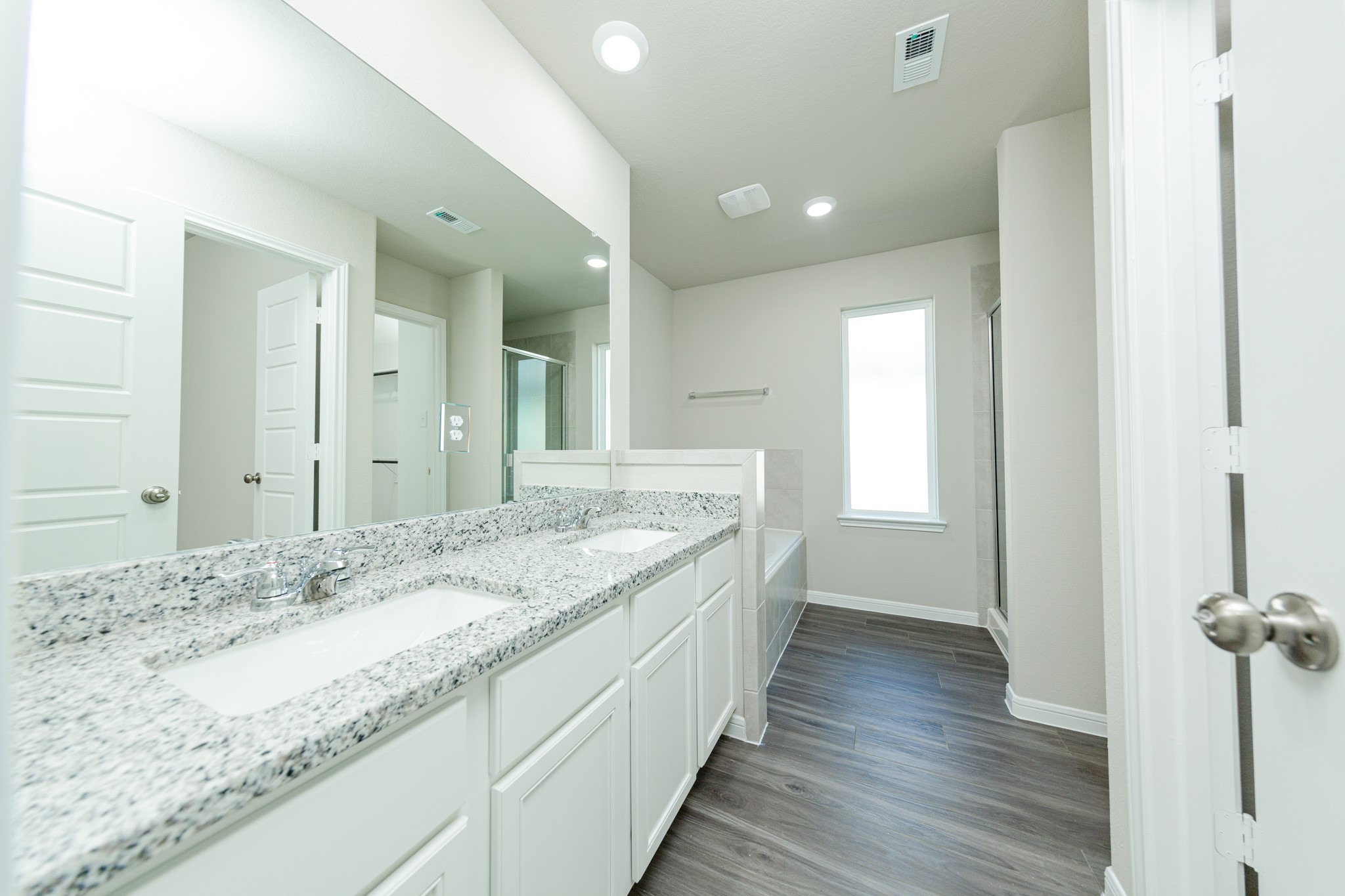 3074 Nickell Back Drive, Conroe, TX 77301