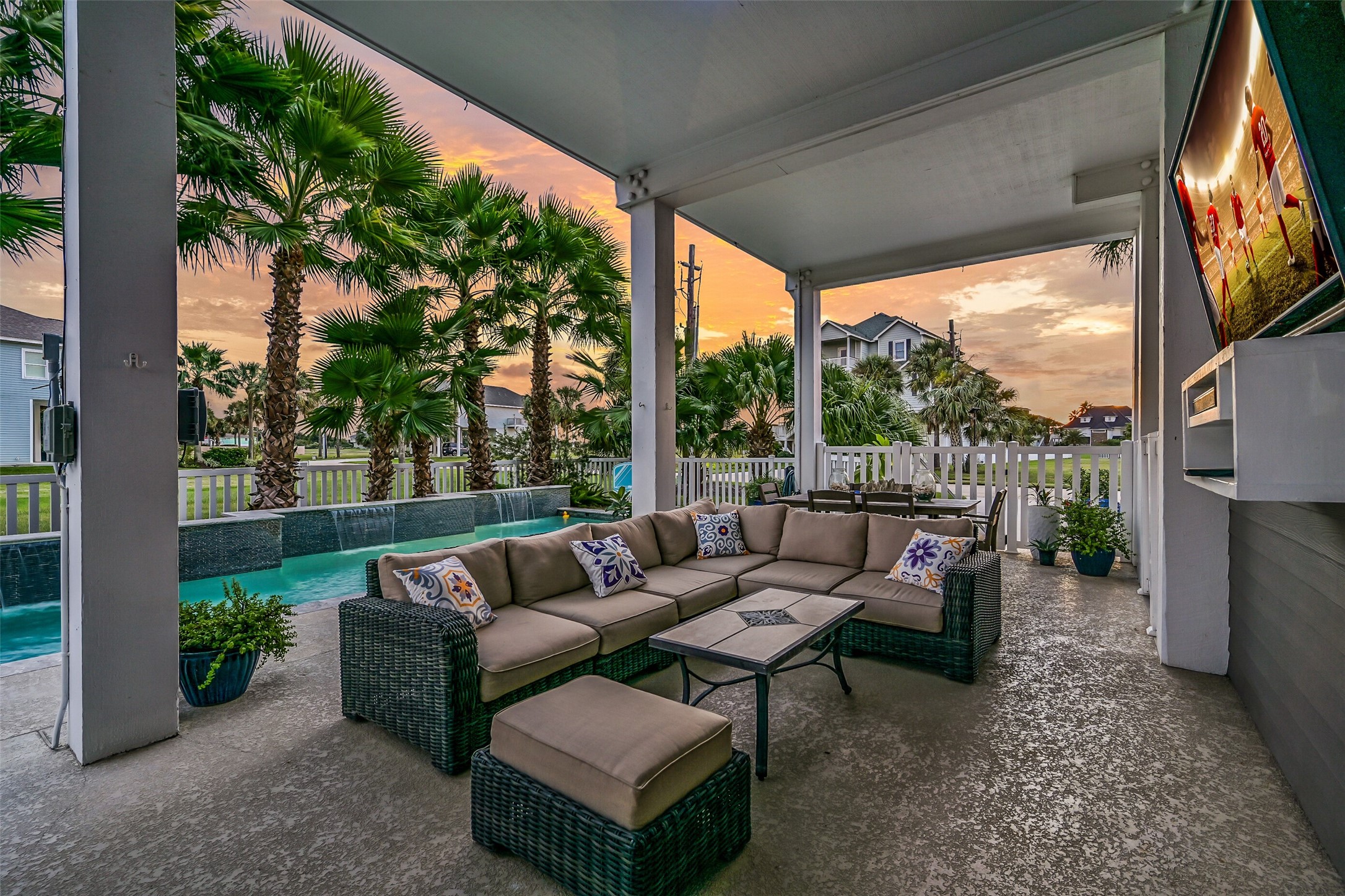 3635 Foremast Drive, Galveston, TX 77554