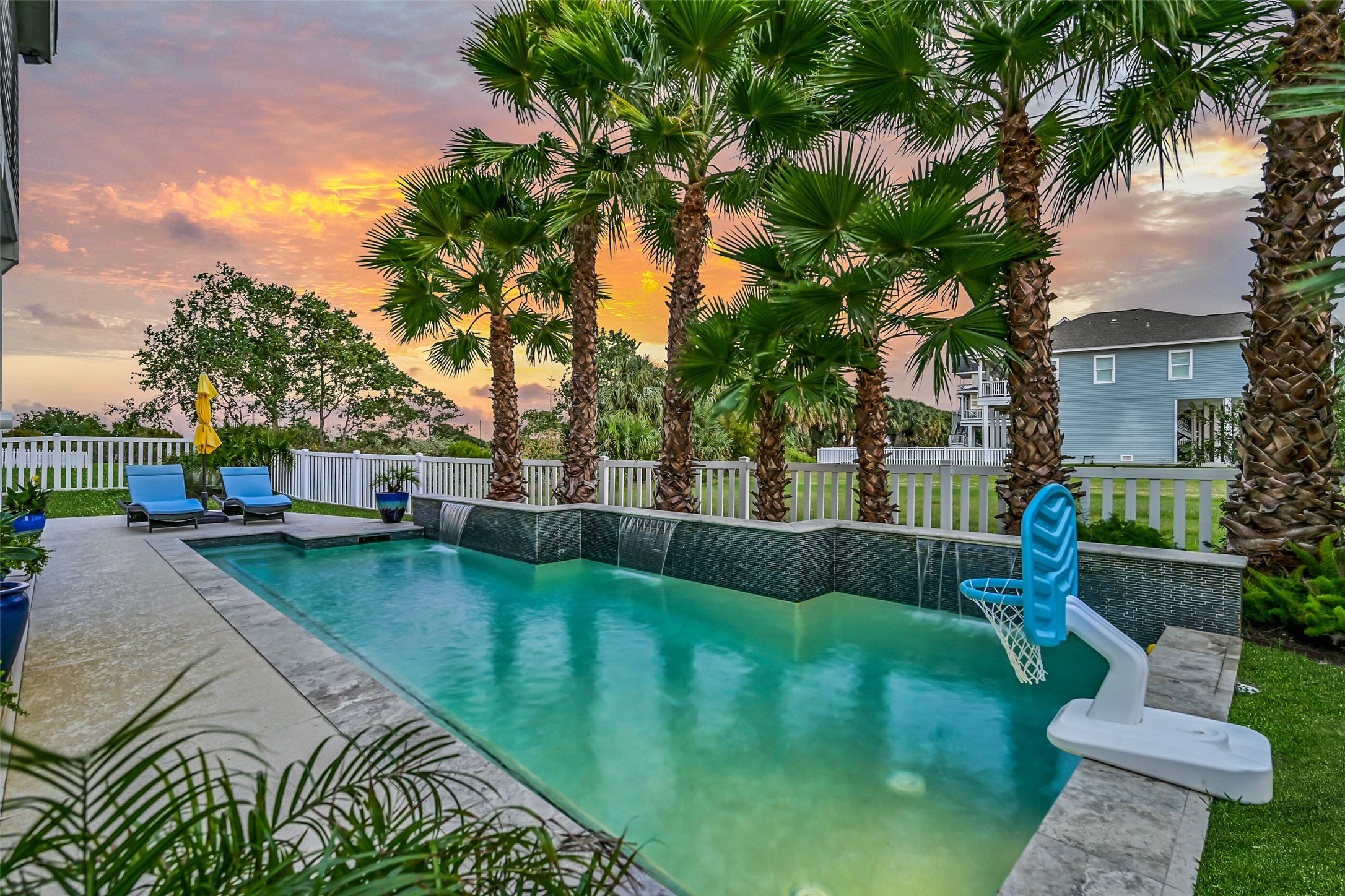 3635 Foremast Drive, Galveston, TX 77554