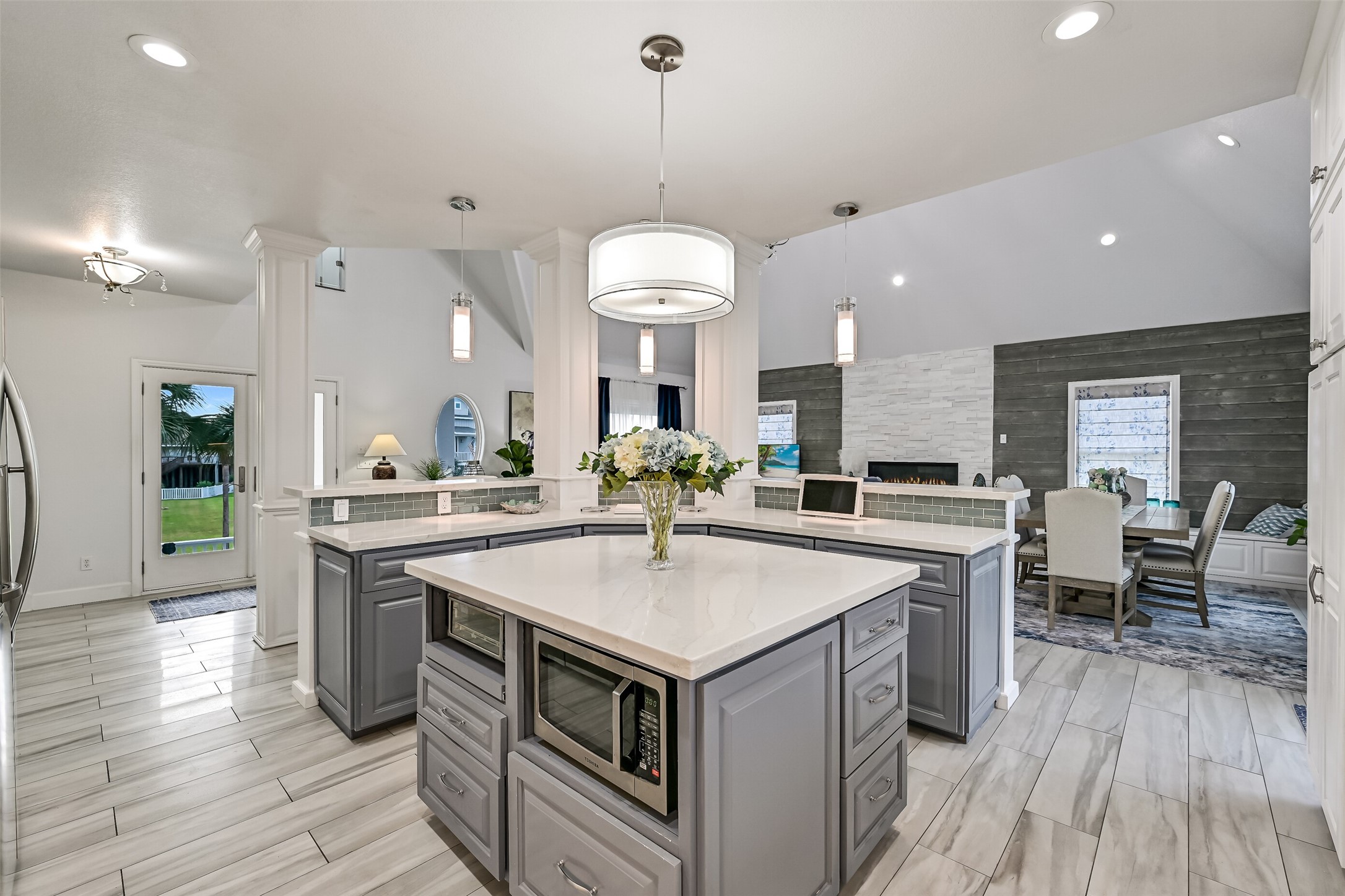 3635 Foremast Drive, Galveston, TX 77554