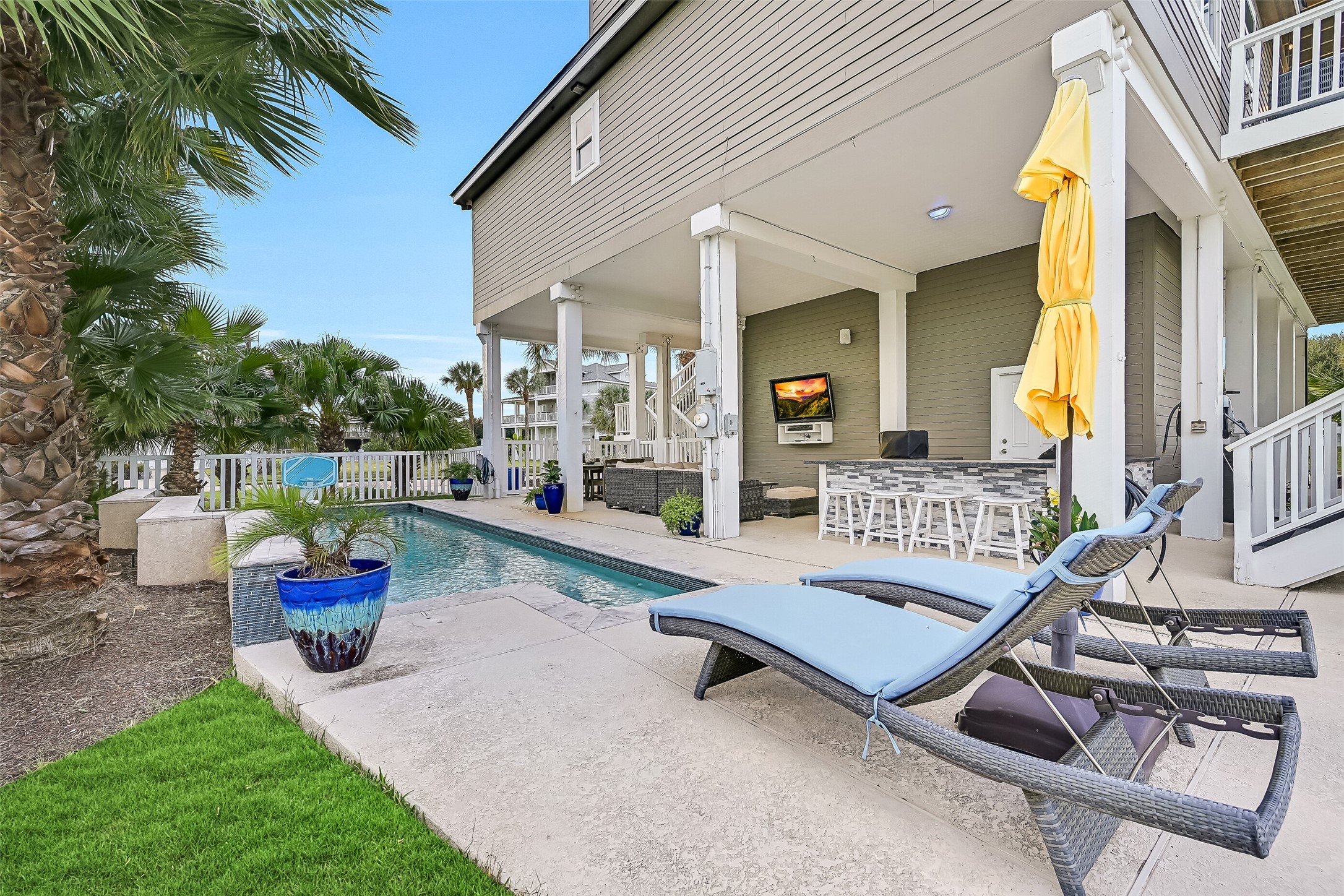 3635 Foremast Drive, Galveston, TX 77554