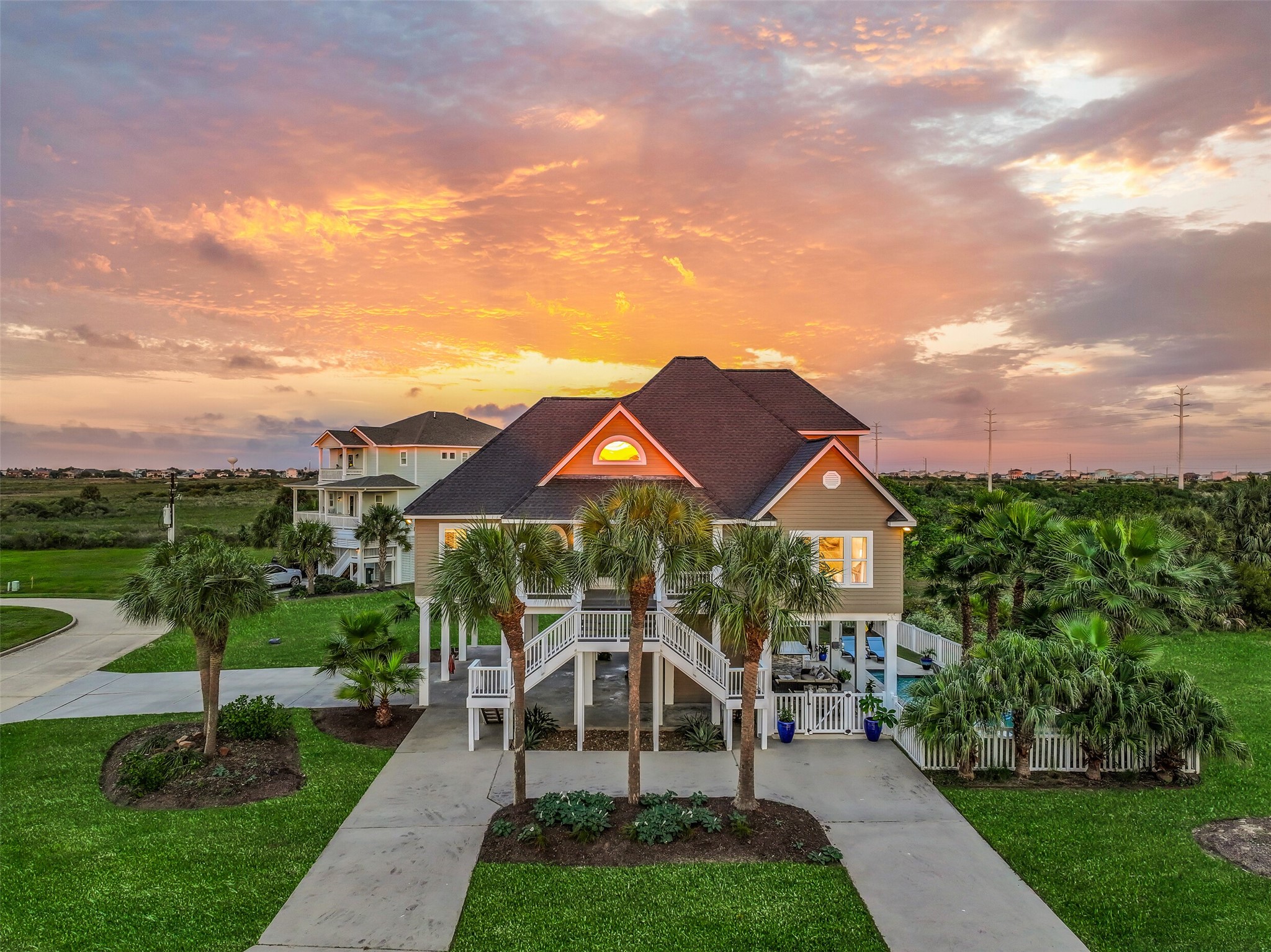 3635 Foremast Drive, Galveston, TX 77554