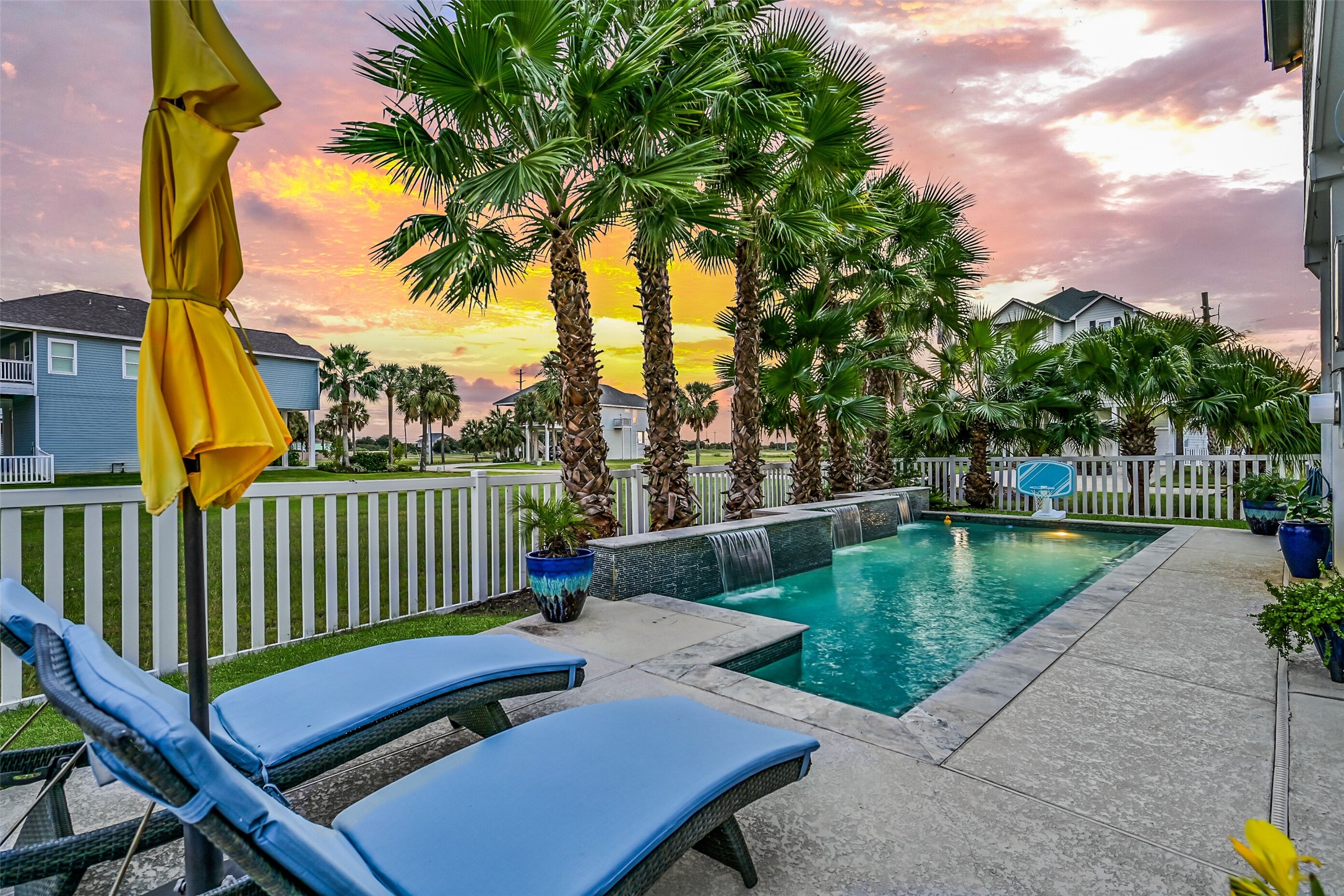 3635 Foremast Drive, Galveston, TX 77554