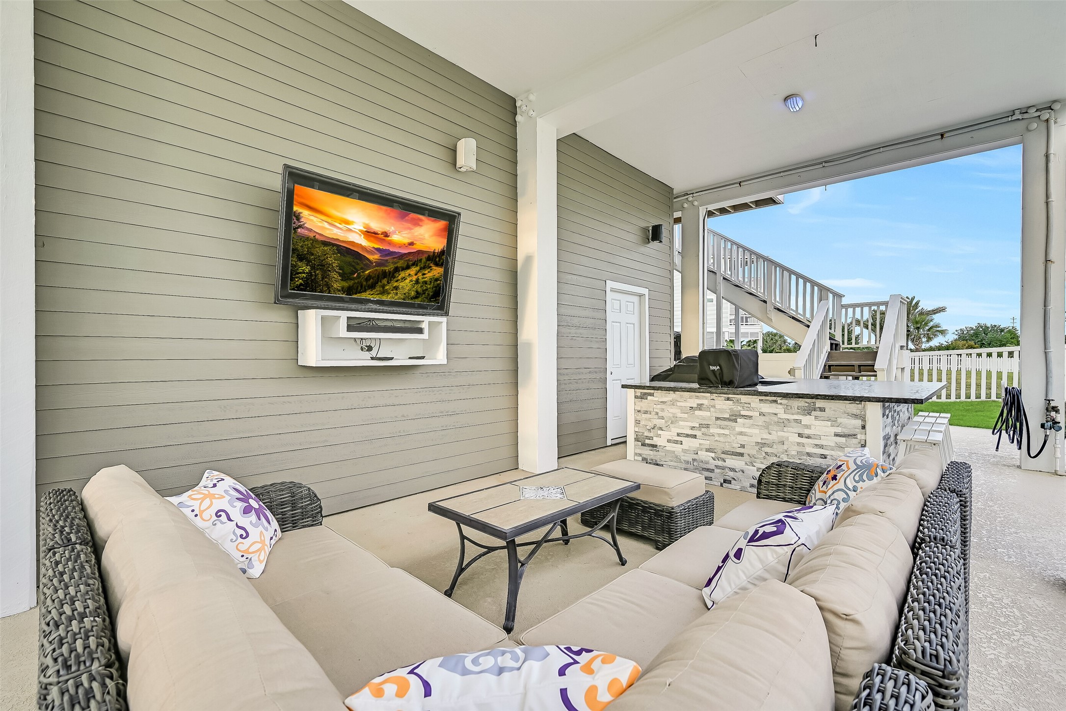 3635 Foremast Drive, Galveston, TX 77554
