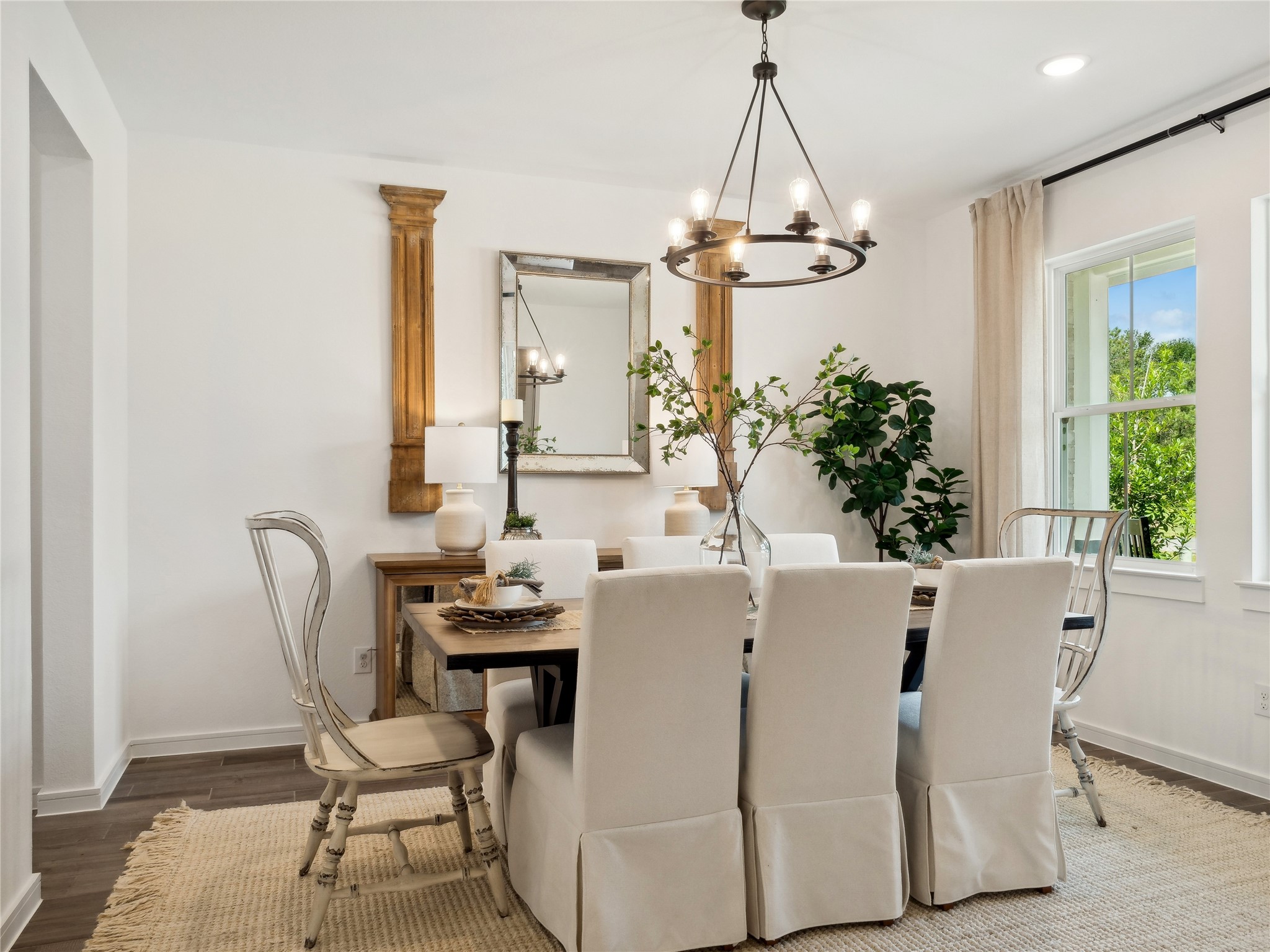 Formal dining room (*Photo not of actual home and used for illustration purposes only.) Formal dining room (*Photo not of actual home and used for illustration purposes only.)