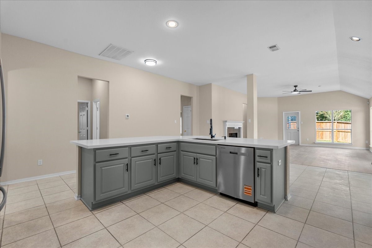 6140 Dunbar Court, League City, TX 77573