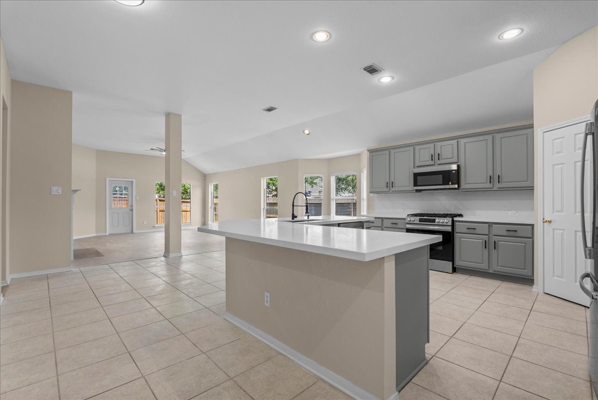 6140 Dunbar Court, League City, TX 77573