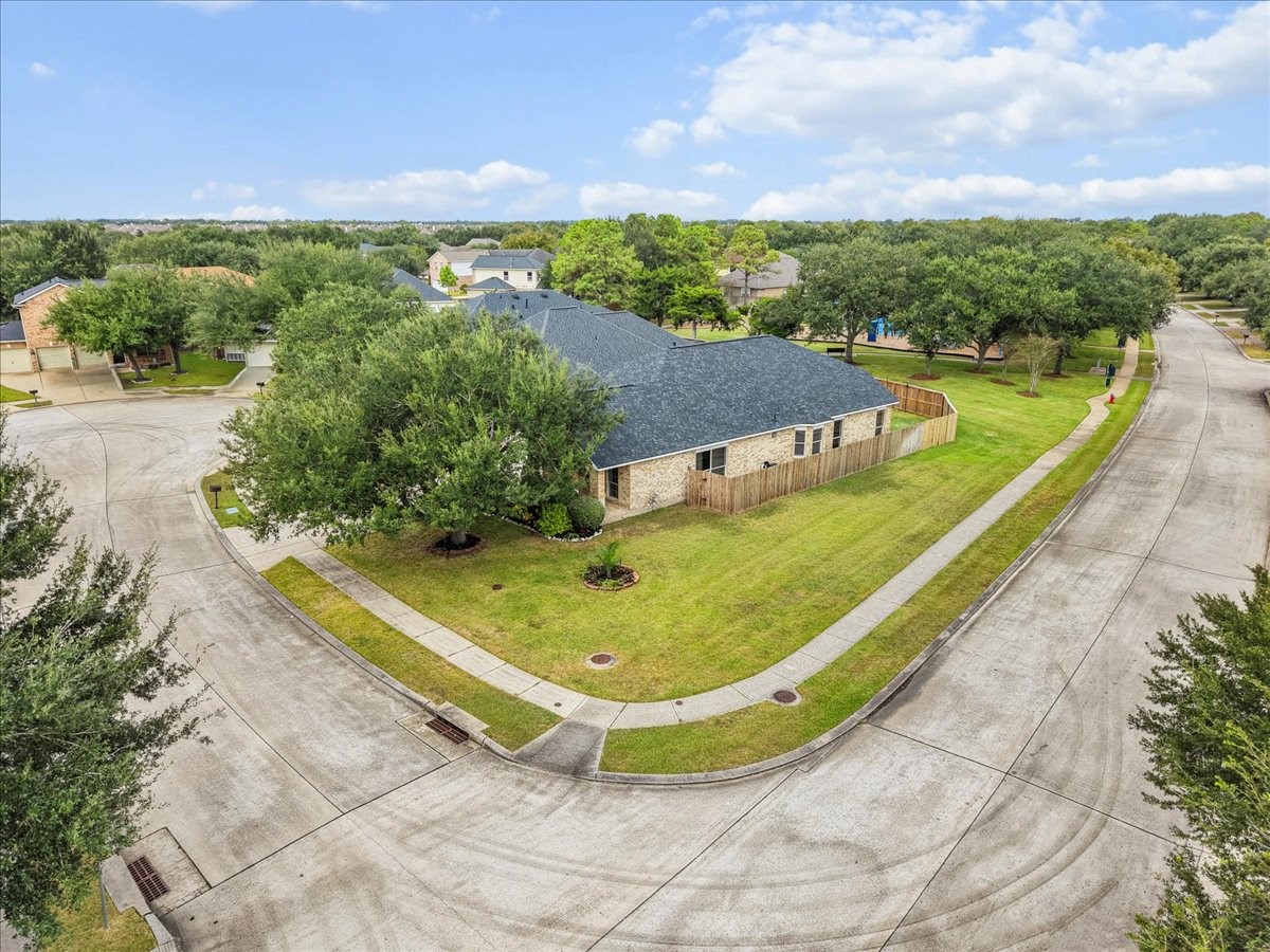 6140 Dunbar Court, League City, TX 77573