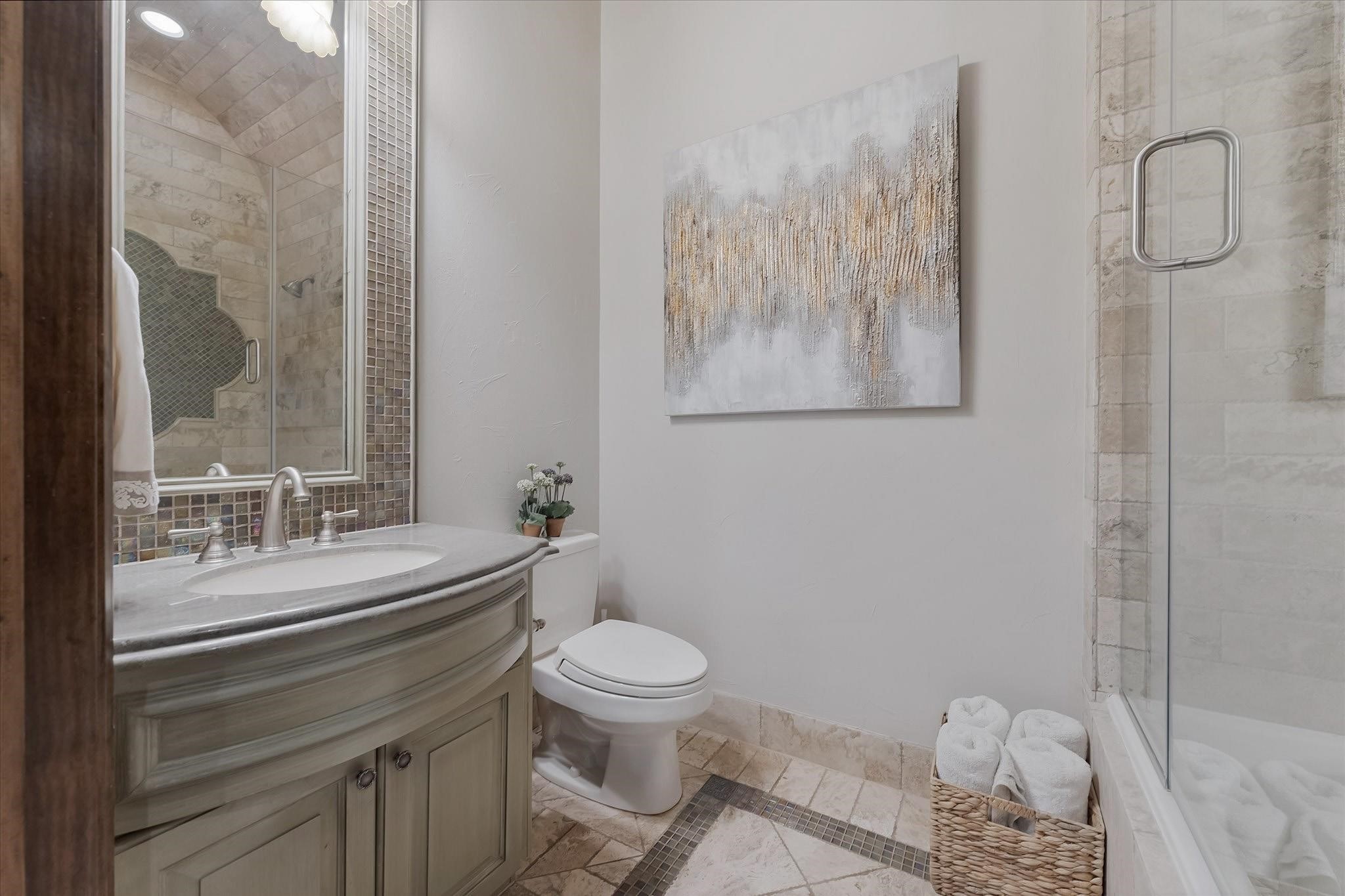 First floor Guest bedroom ensuite.