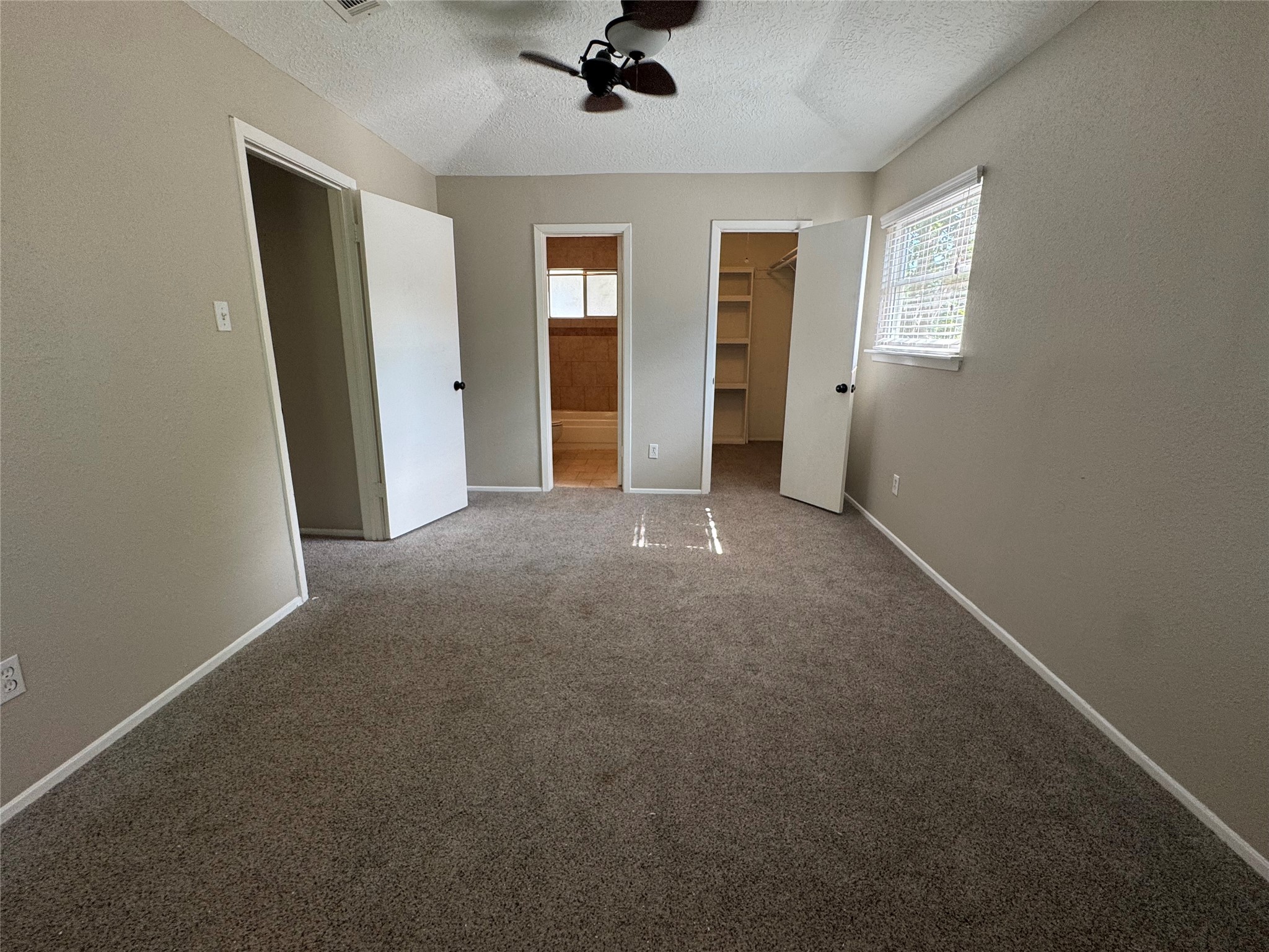 6128 Creekside Lane, League City, TX 77573