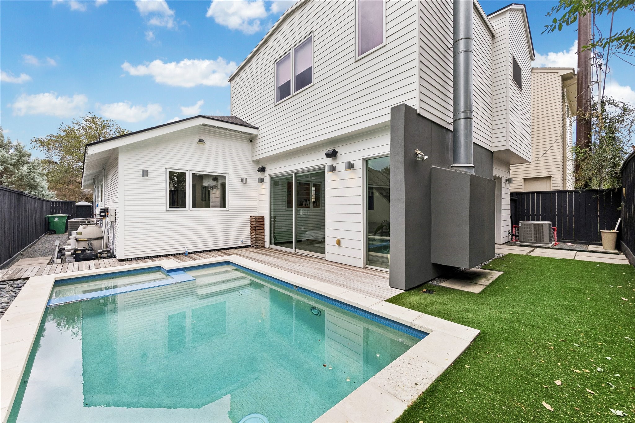 1120 Highland Street, Houston, TX 77009