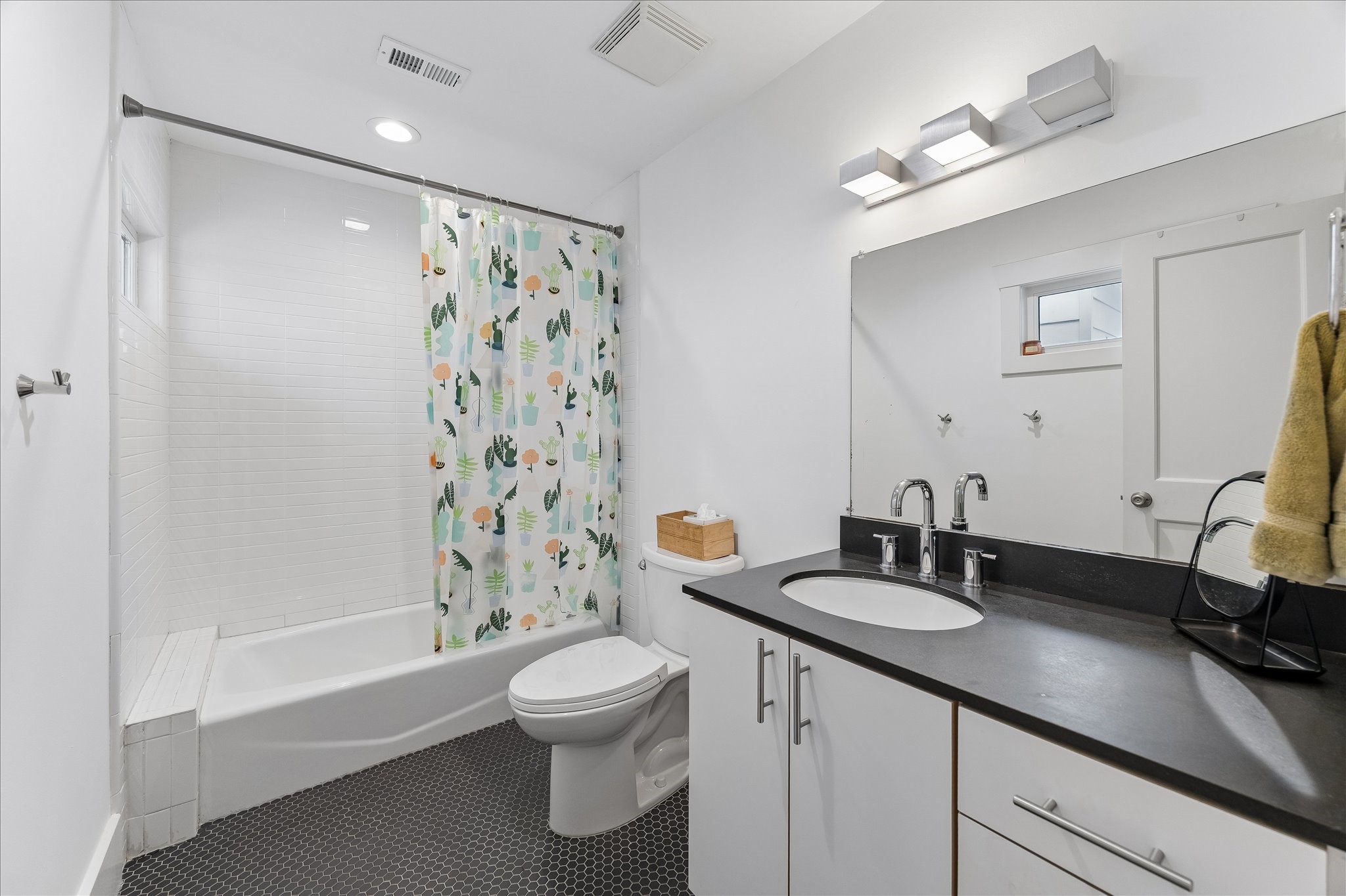 1120 Highland Street, Houston, TX 77009