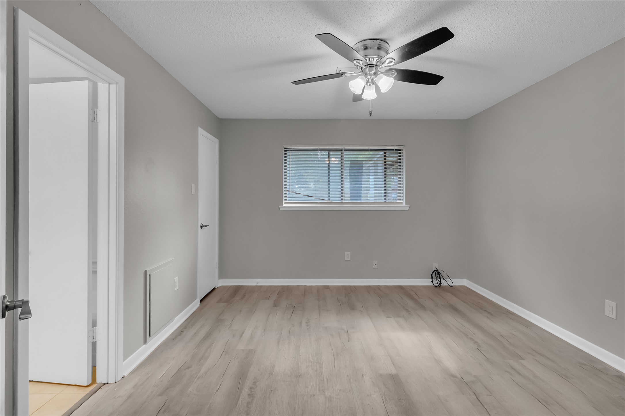 305 Tiegs Street, League City, TX 77573