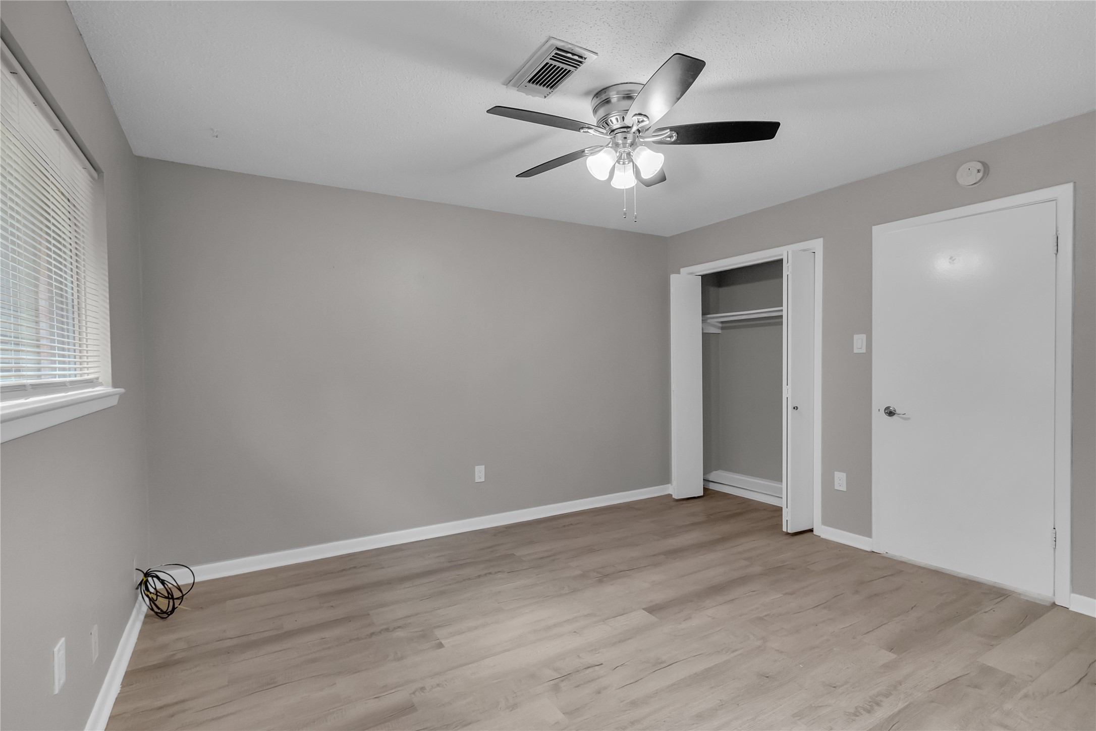 305 Tiegs Street, League City, TX 77573