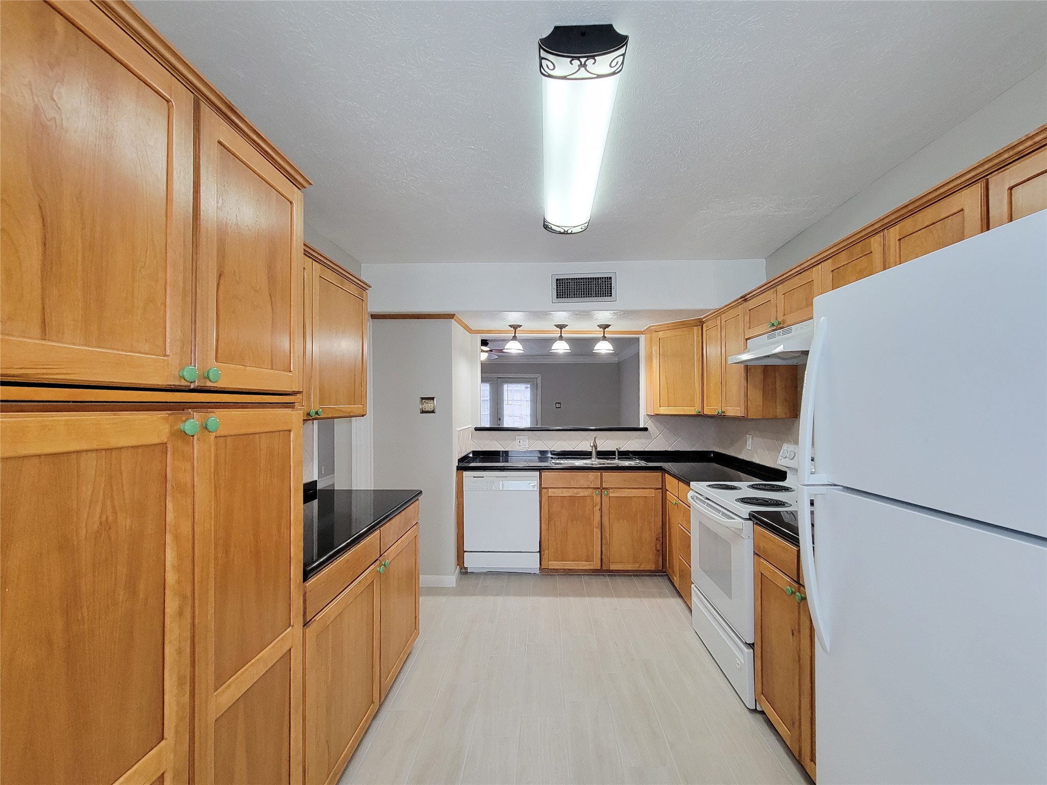 5239 Arboles Drive, #P, Houston, TX 77035
