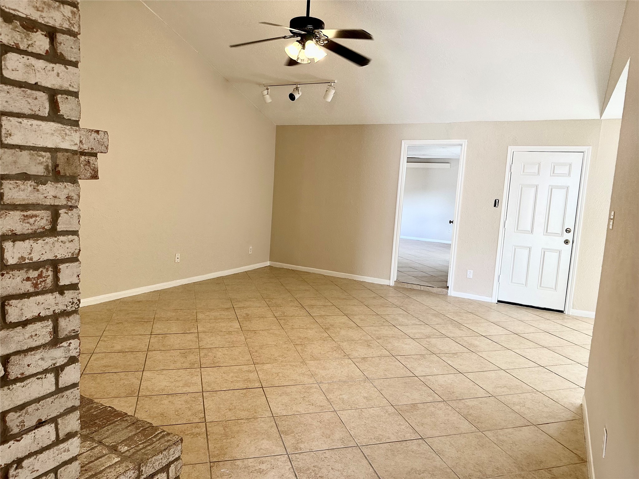13615 Fernhill Drive, Sugar Land, TX 77498 13615 Fernhill Drive, Sugar Land, TX 77498