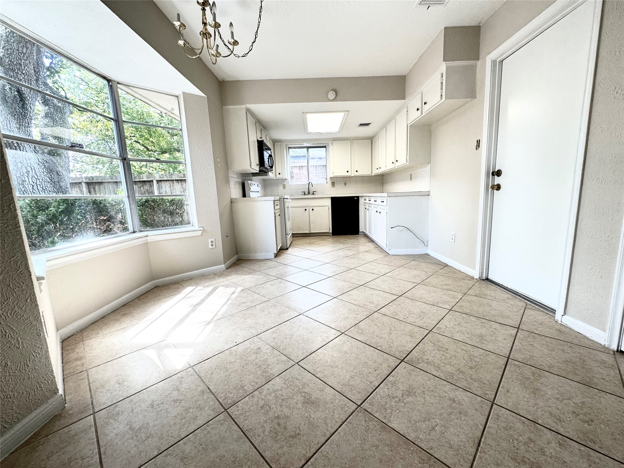 13615 Fernhill Drive, Sugar Land, TX 77498 13615 Fernhill Drive, Sugar Land, TX 77498
