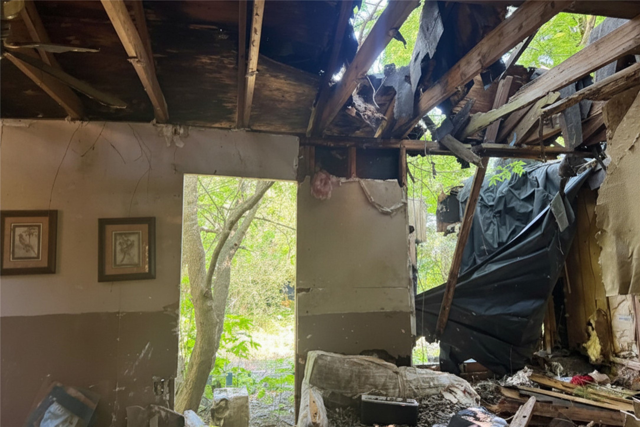 DO NOT ENTER THE HOME. THE STRUCTURE IS UNSAFE. Property may be viewed from the exterior only. Entry into the home is strictly prohibited due to safety concerns.