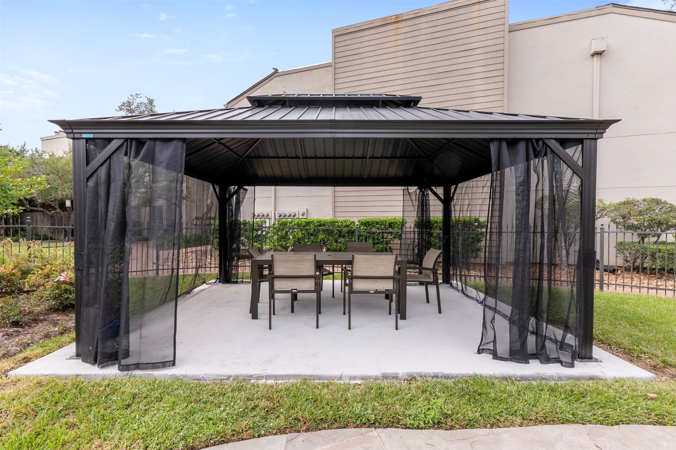 1100 Augusta Drive, #88, Houston, TX 77057