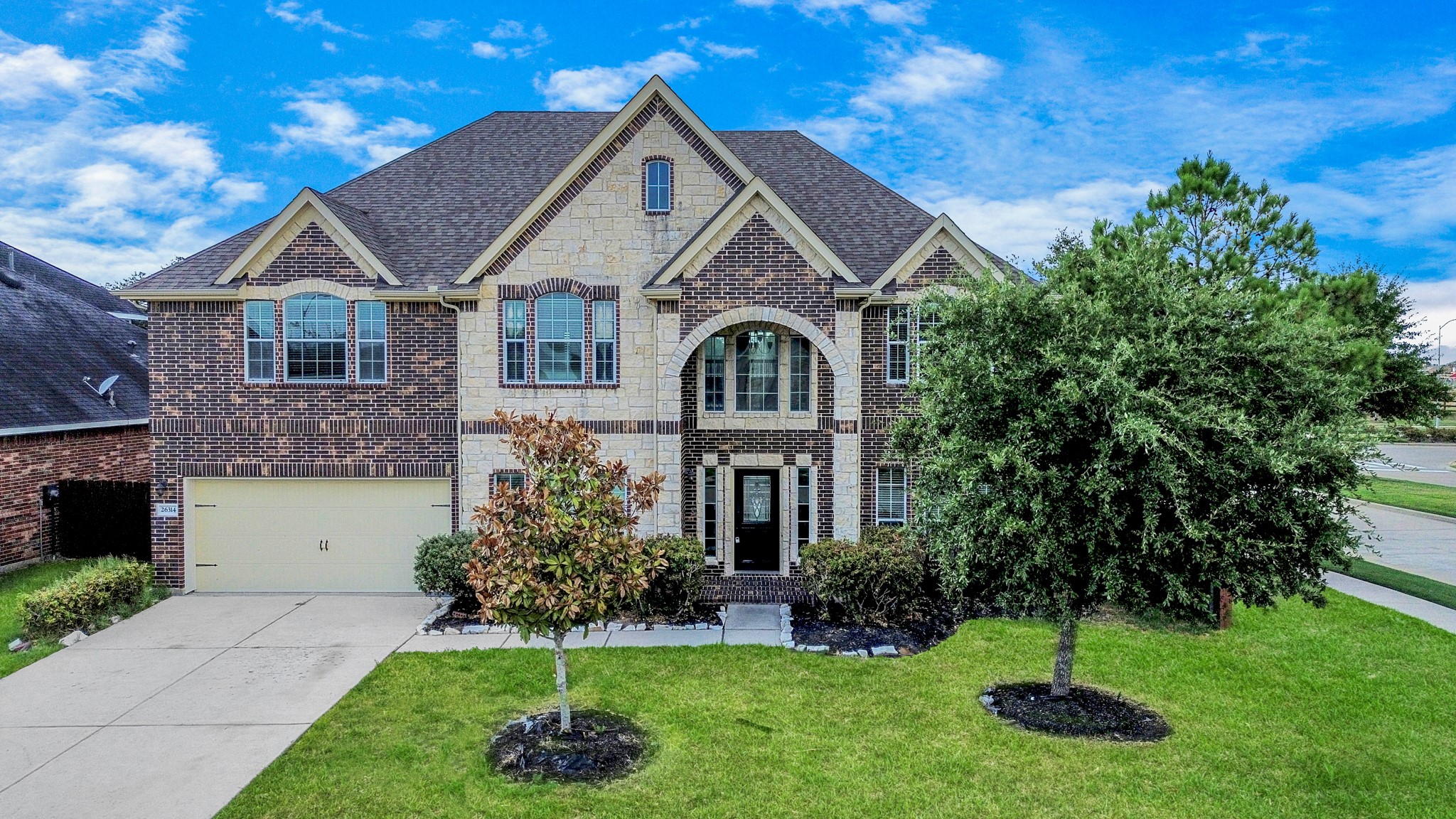Spacious 2 story home