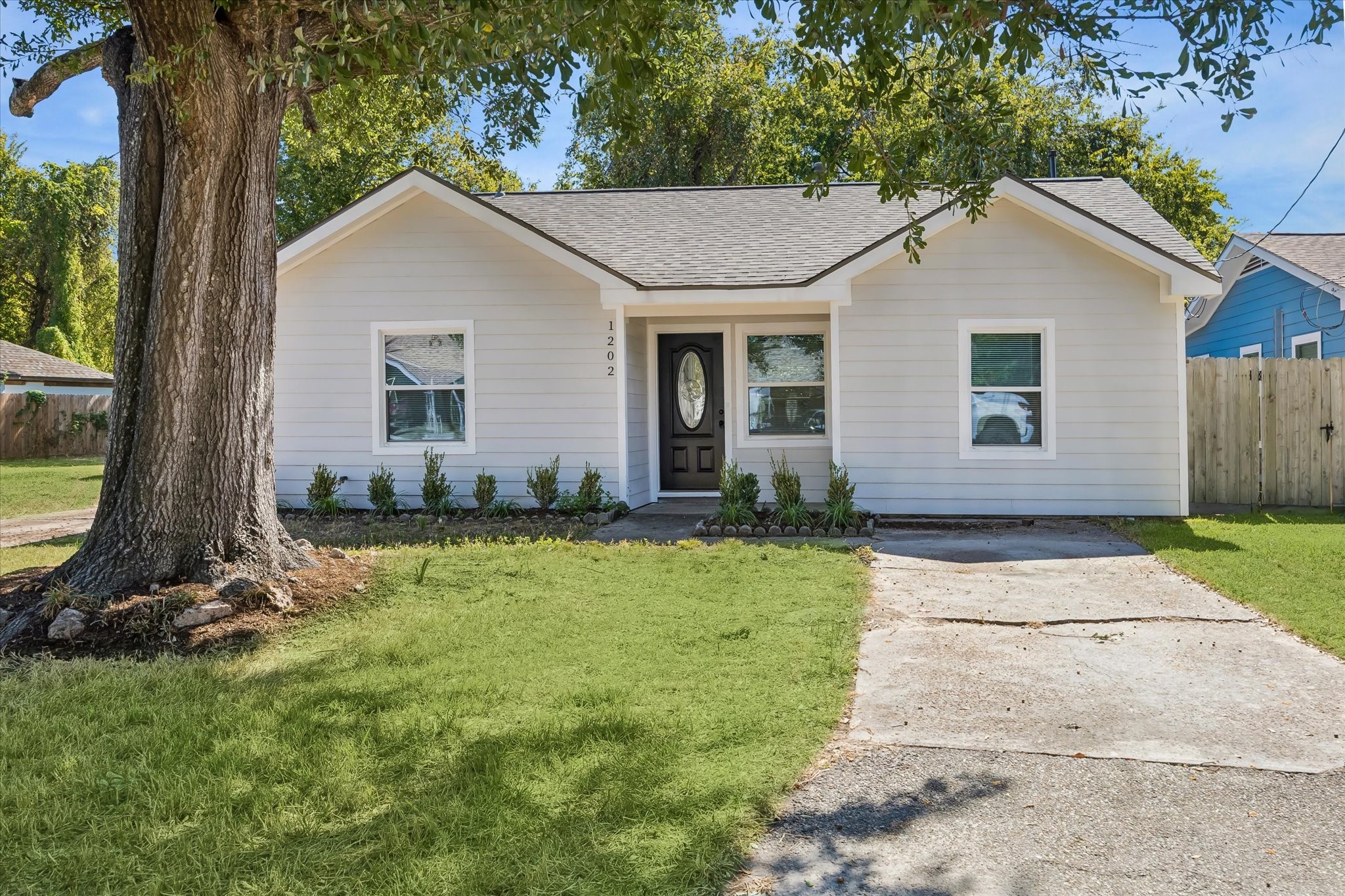 1202 Eubanks Street, Houston, TX 77022