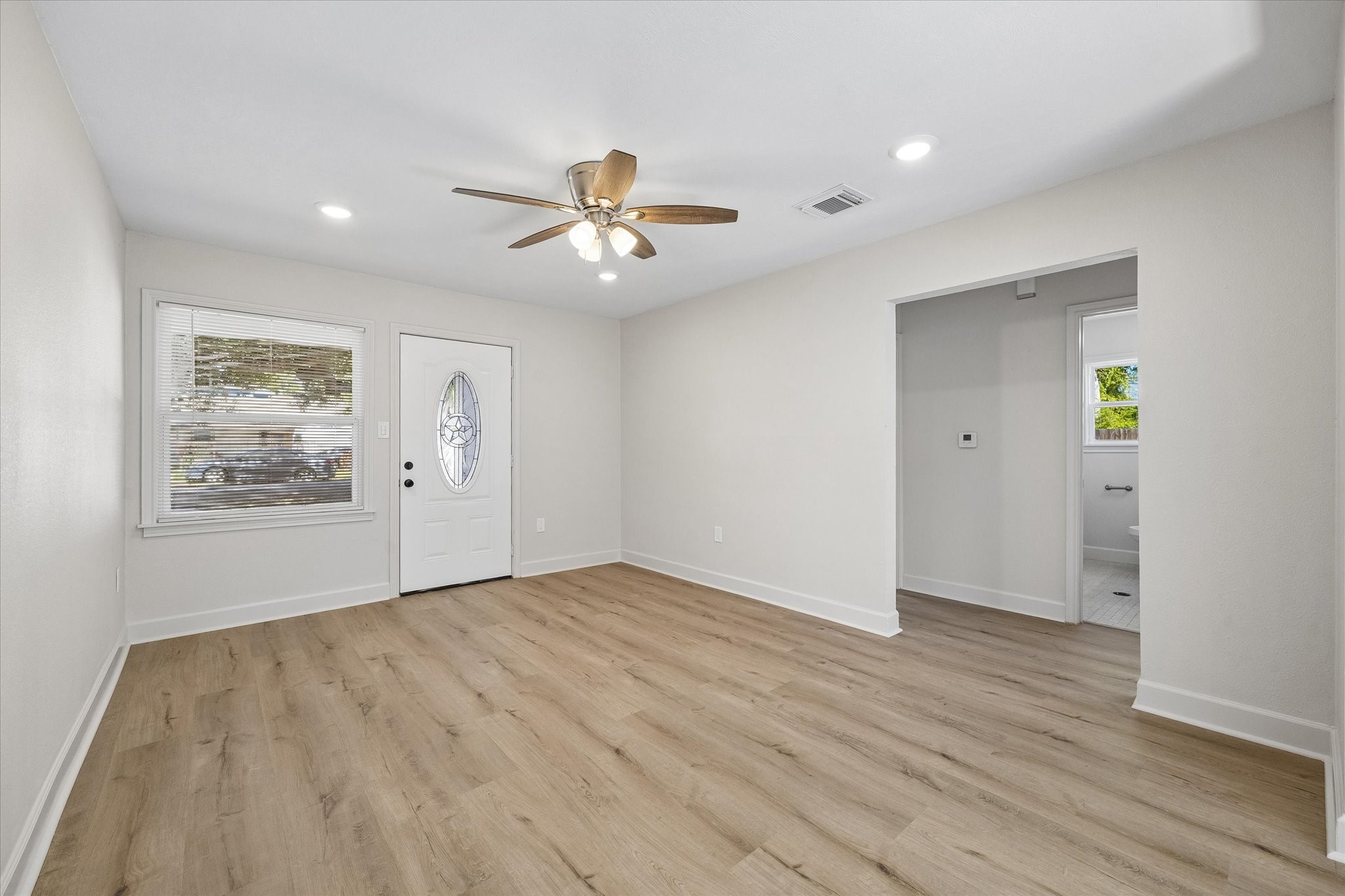 1202 Eubanks Street, Houston, TX 77022 1202 Eubanks Street, Houston, TX 77022