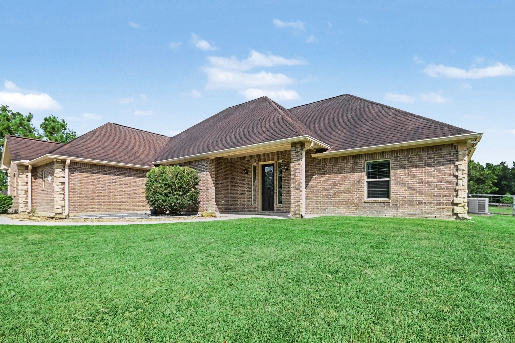 7211 Bayou Timbers Drive, Alvin, TX 77511